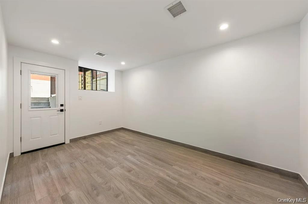 405 Irving Avenue Property Photo 38