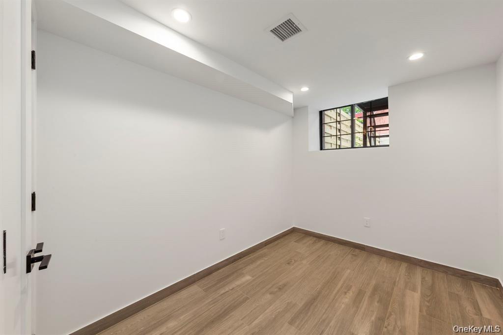 405 Irving Avenue Property Photo 40