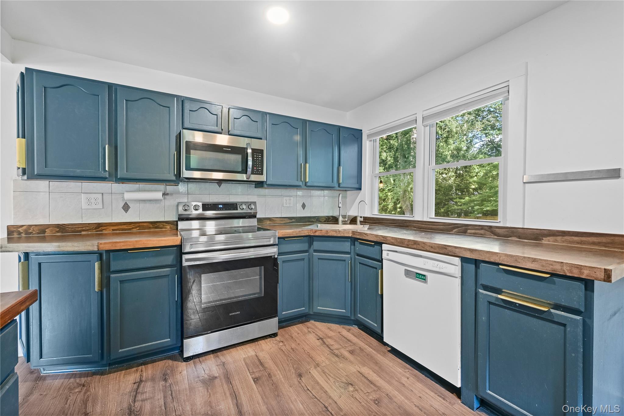 4 Windsor Road Property Photo 12
