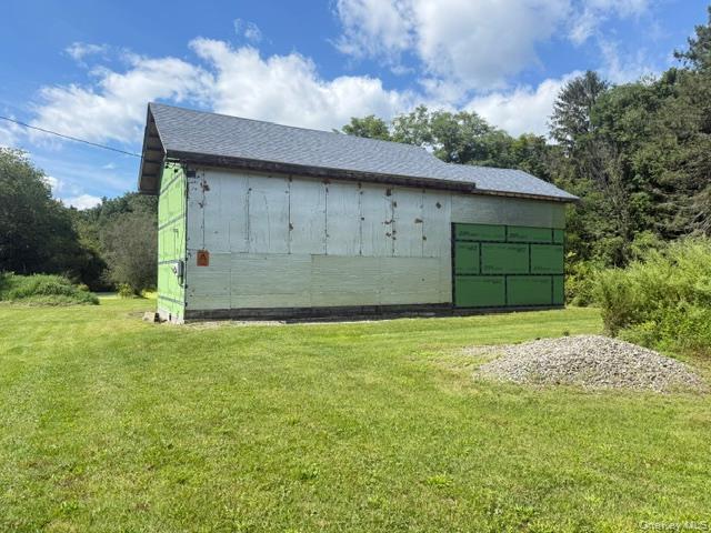 595 N Quaker Lane Property Photo 1