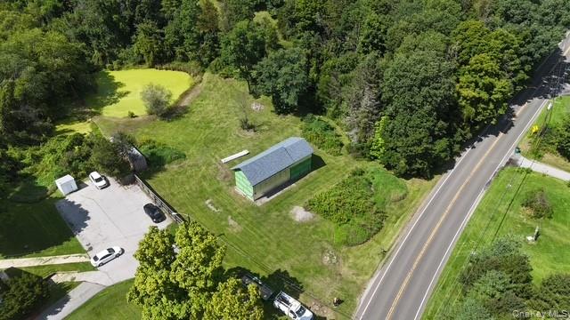 595 N Quaker Lane Property Photo 3