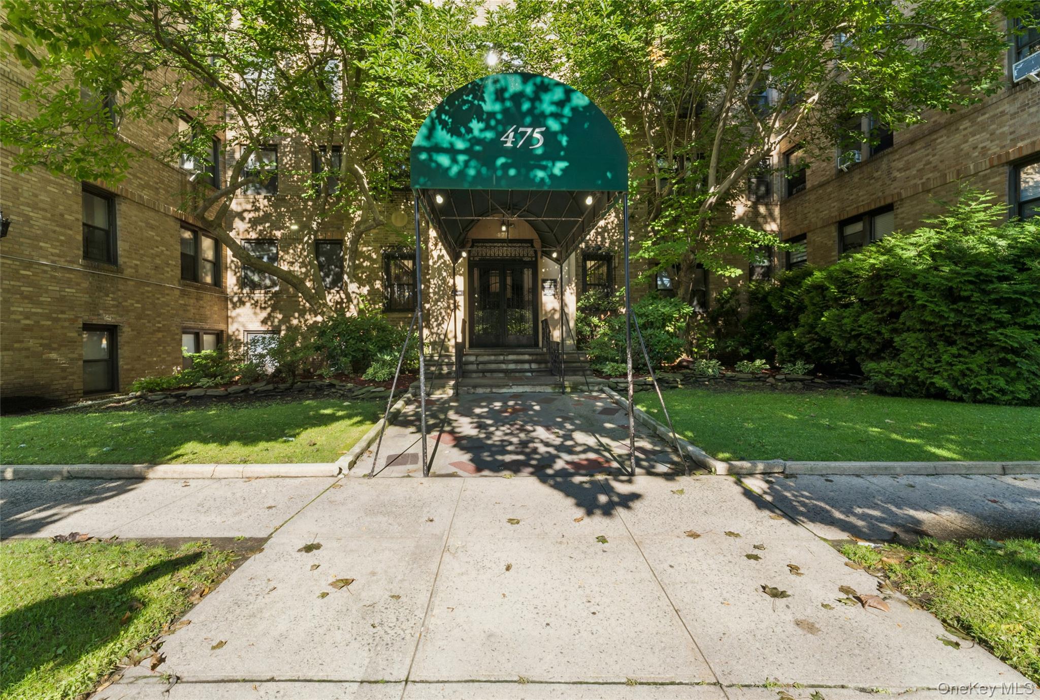 475 Bronx River Road 3f Property Photo 1