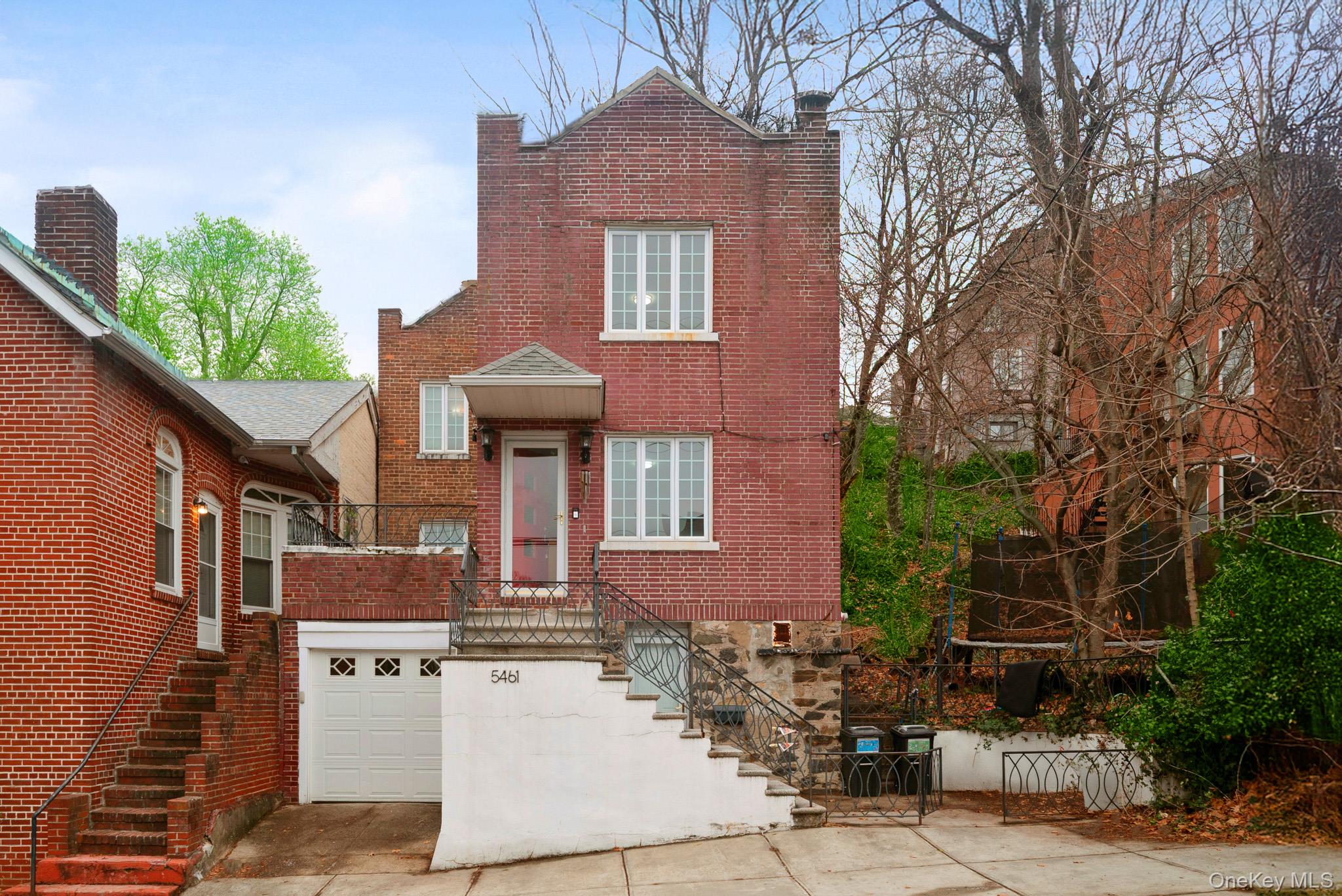 5461 Sylvan Avenue Property Photo 1