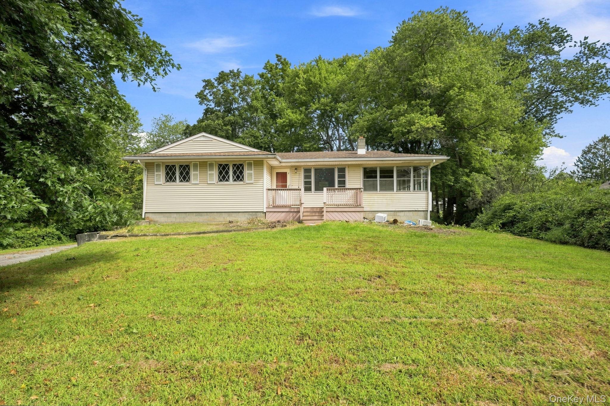7 Roosevelt Road Property Photo 1