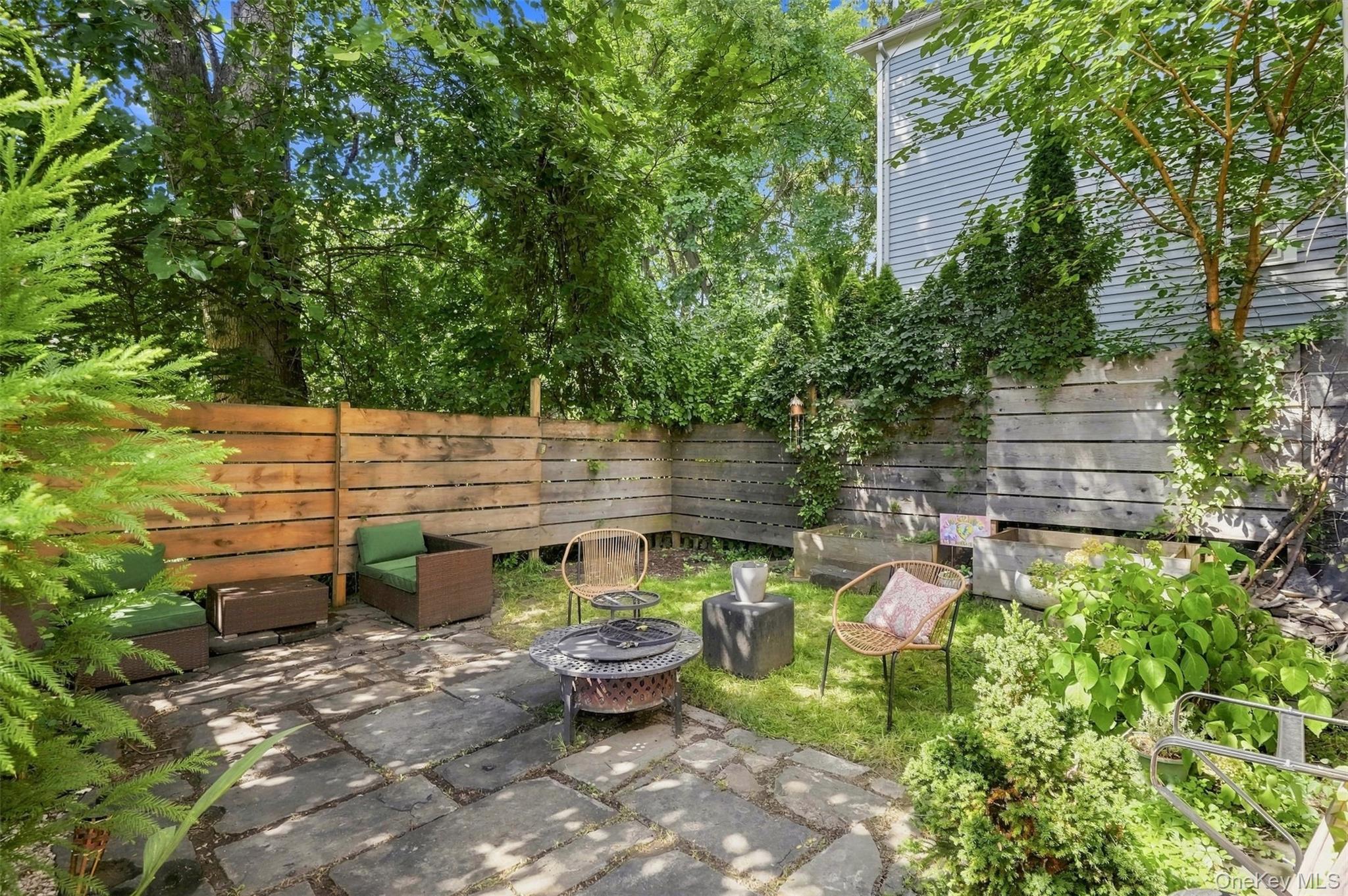 33 Hone Street Property Photo 36