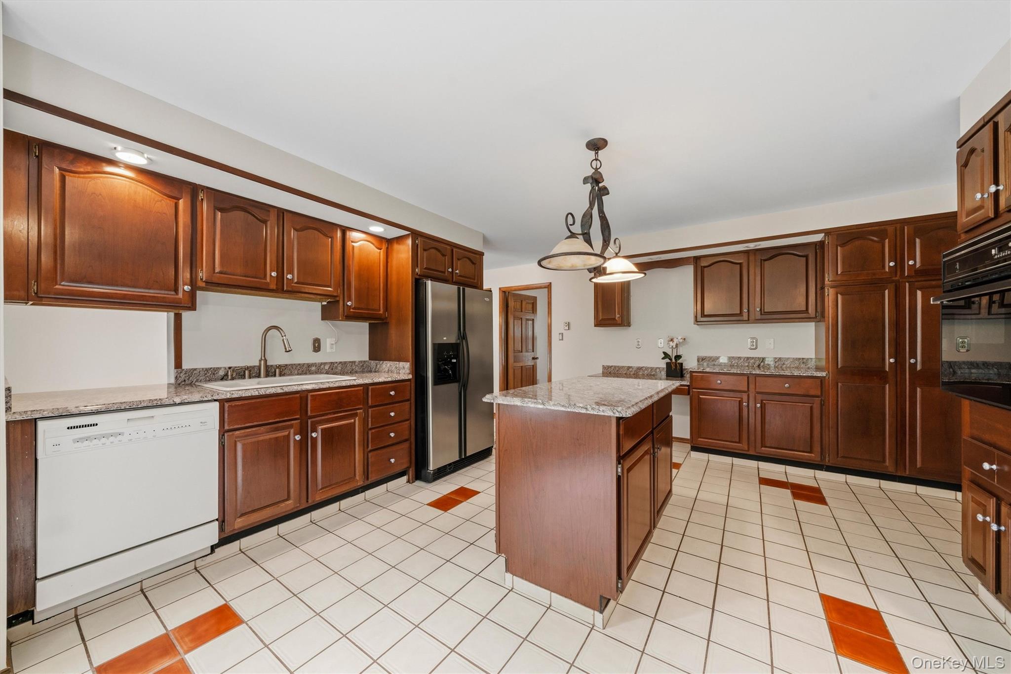 9 3rd Street Property Photo 10