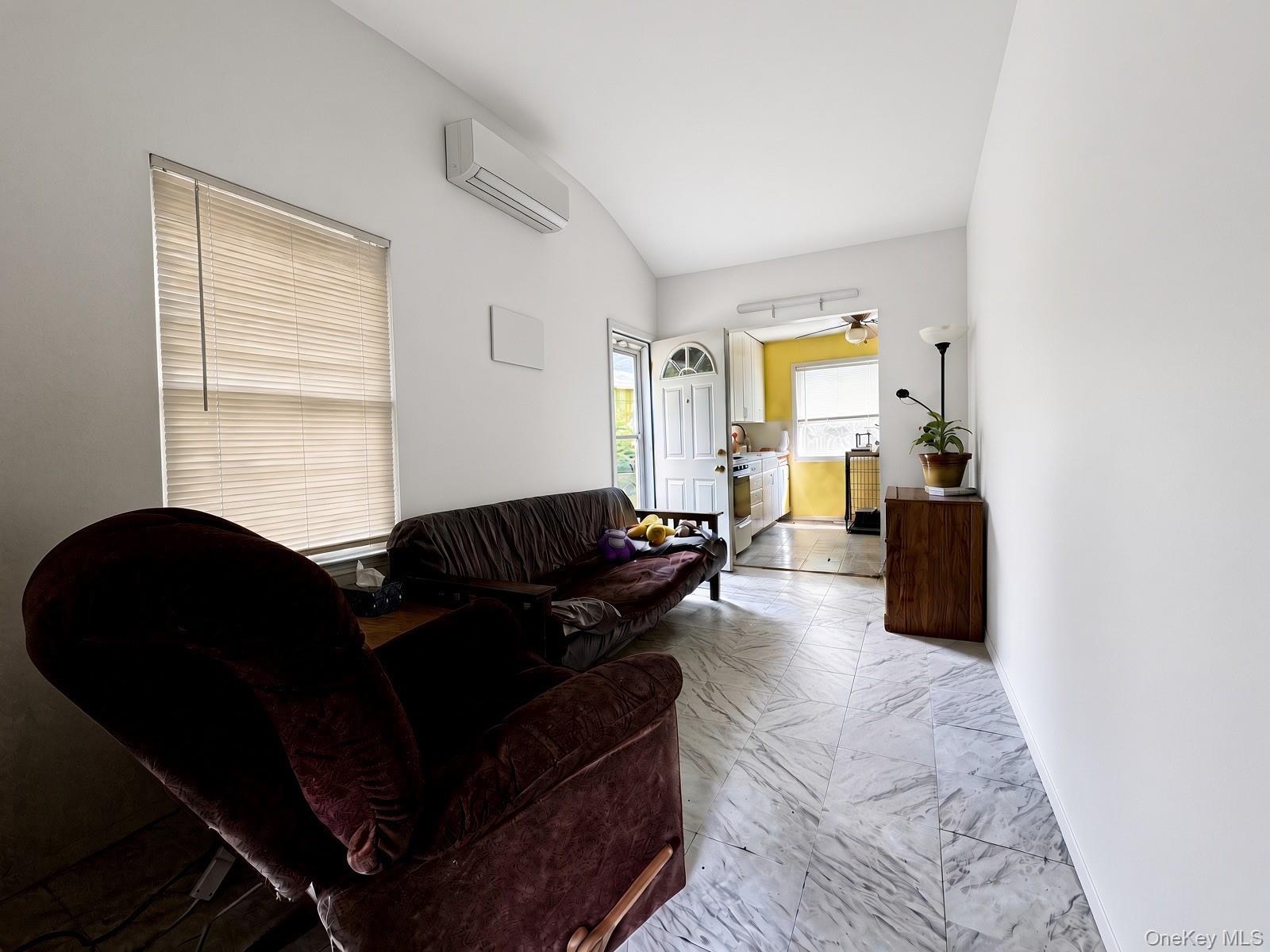 15 Laurelton Road Property Photo 8