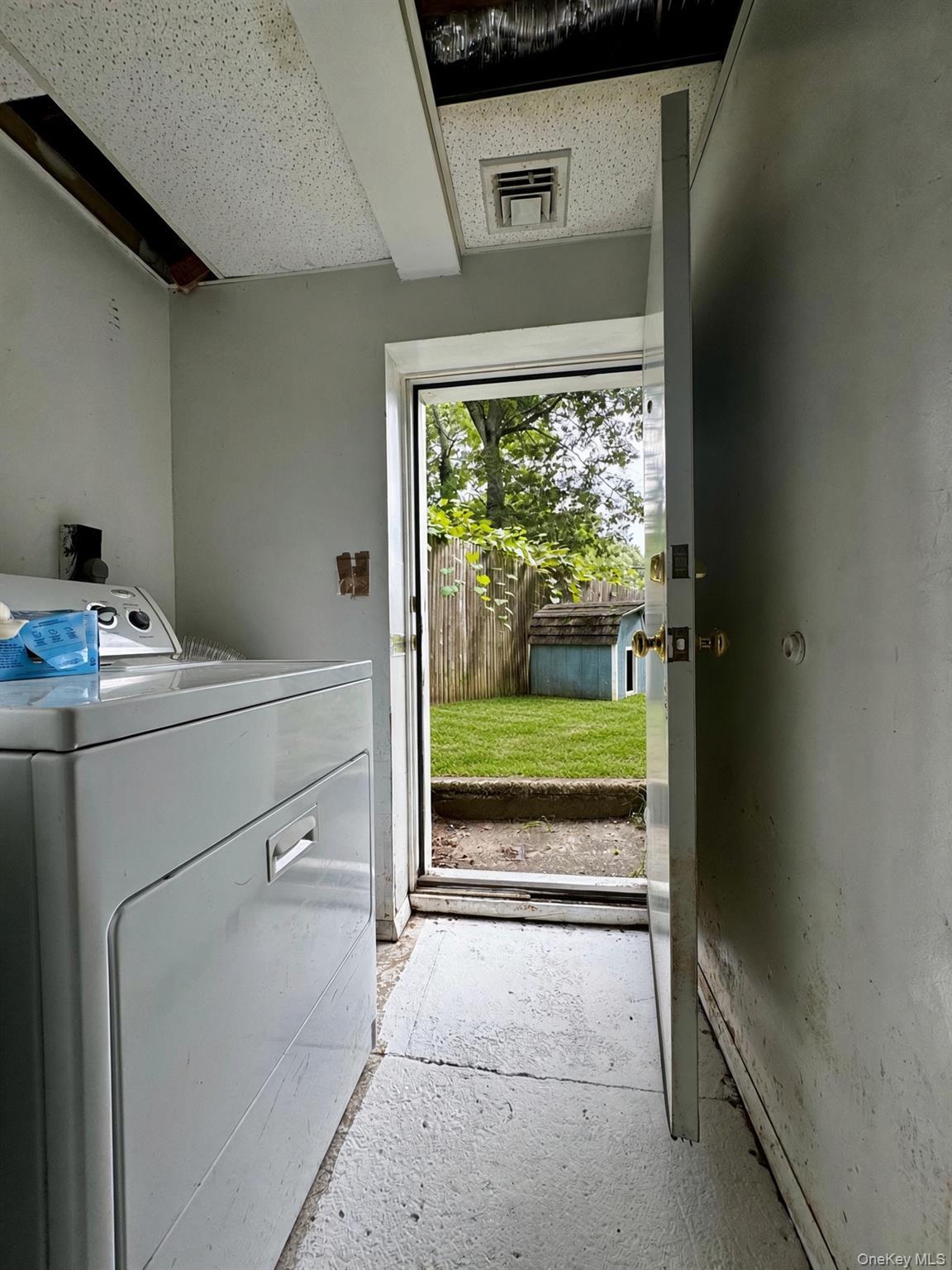15 Laurelton Road Property Photo 17