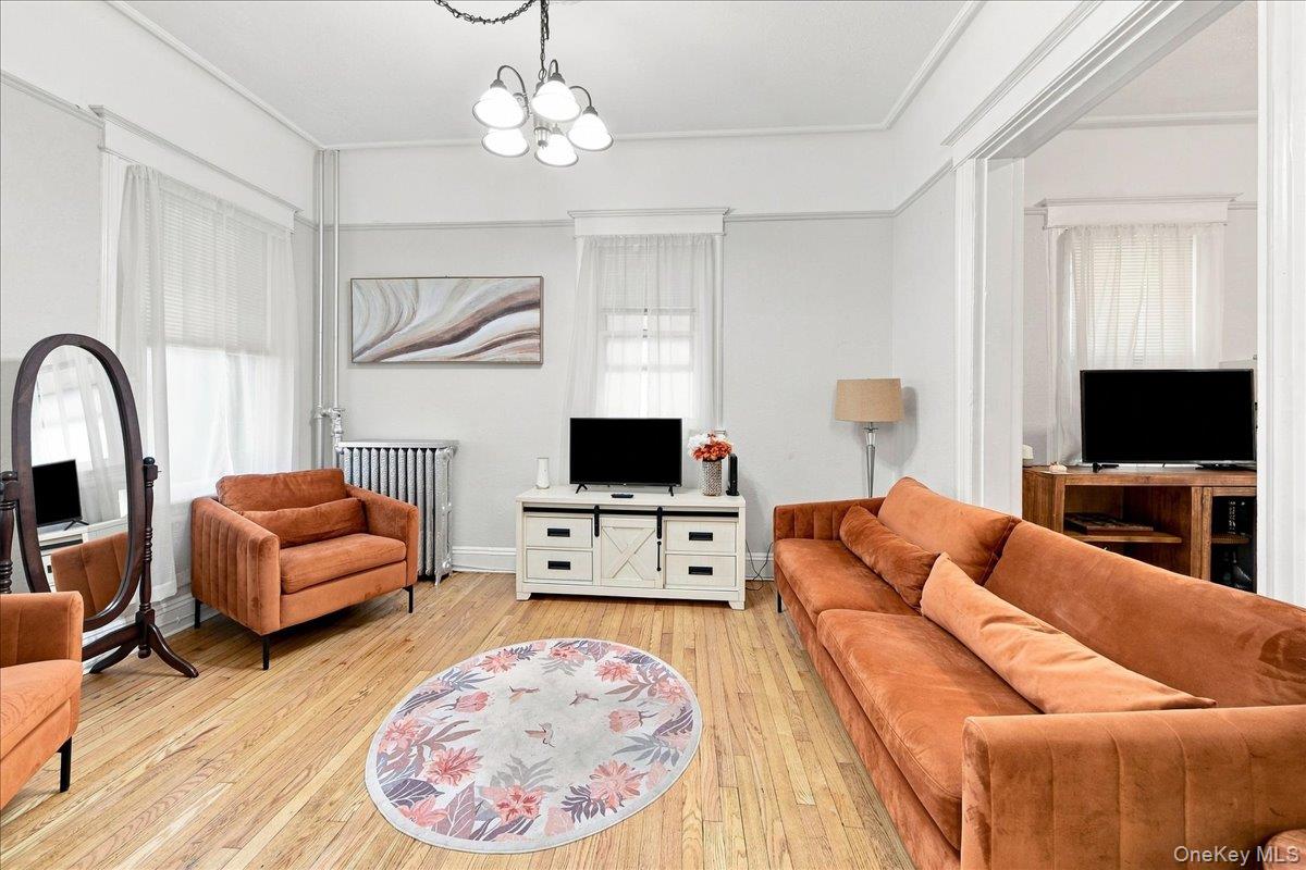 183 Saratoga Avenue Property Photo 2