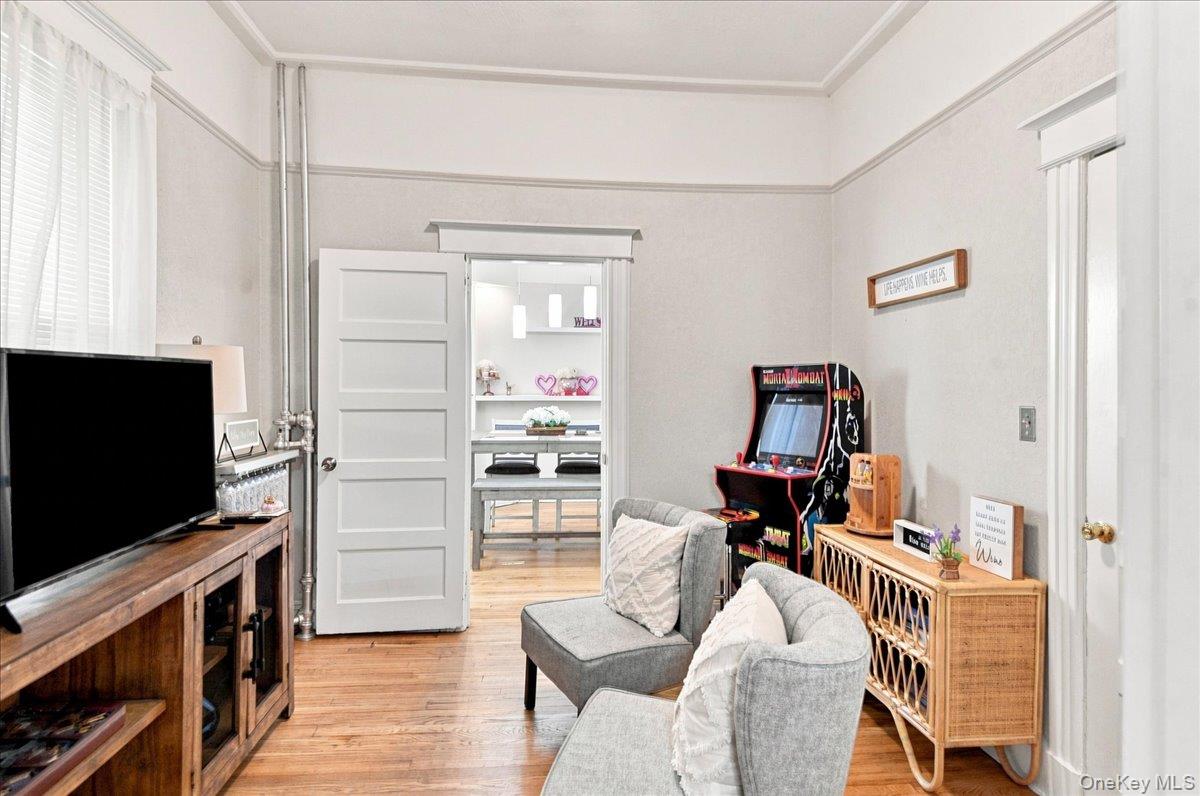 183 Saratoga Avenue Property Photo 3