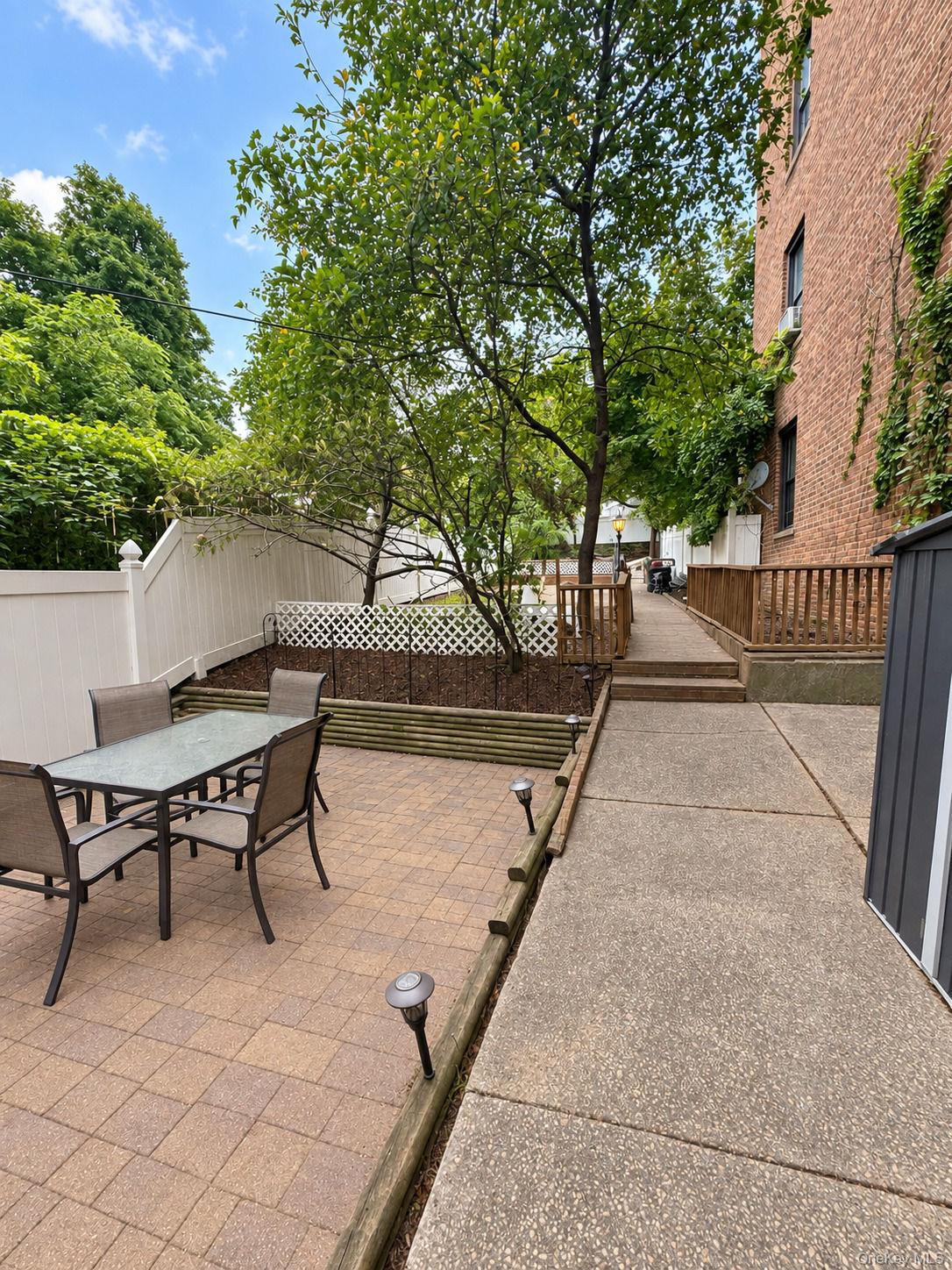 183 Saratoga Avenue Property Photo 30