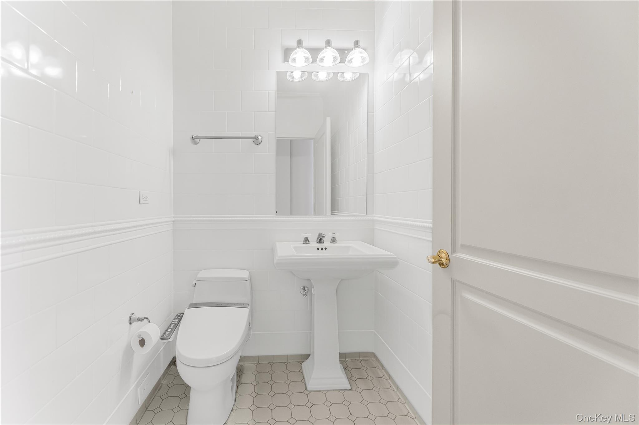 1 Scarsdale Road 321 Property Photo 11
