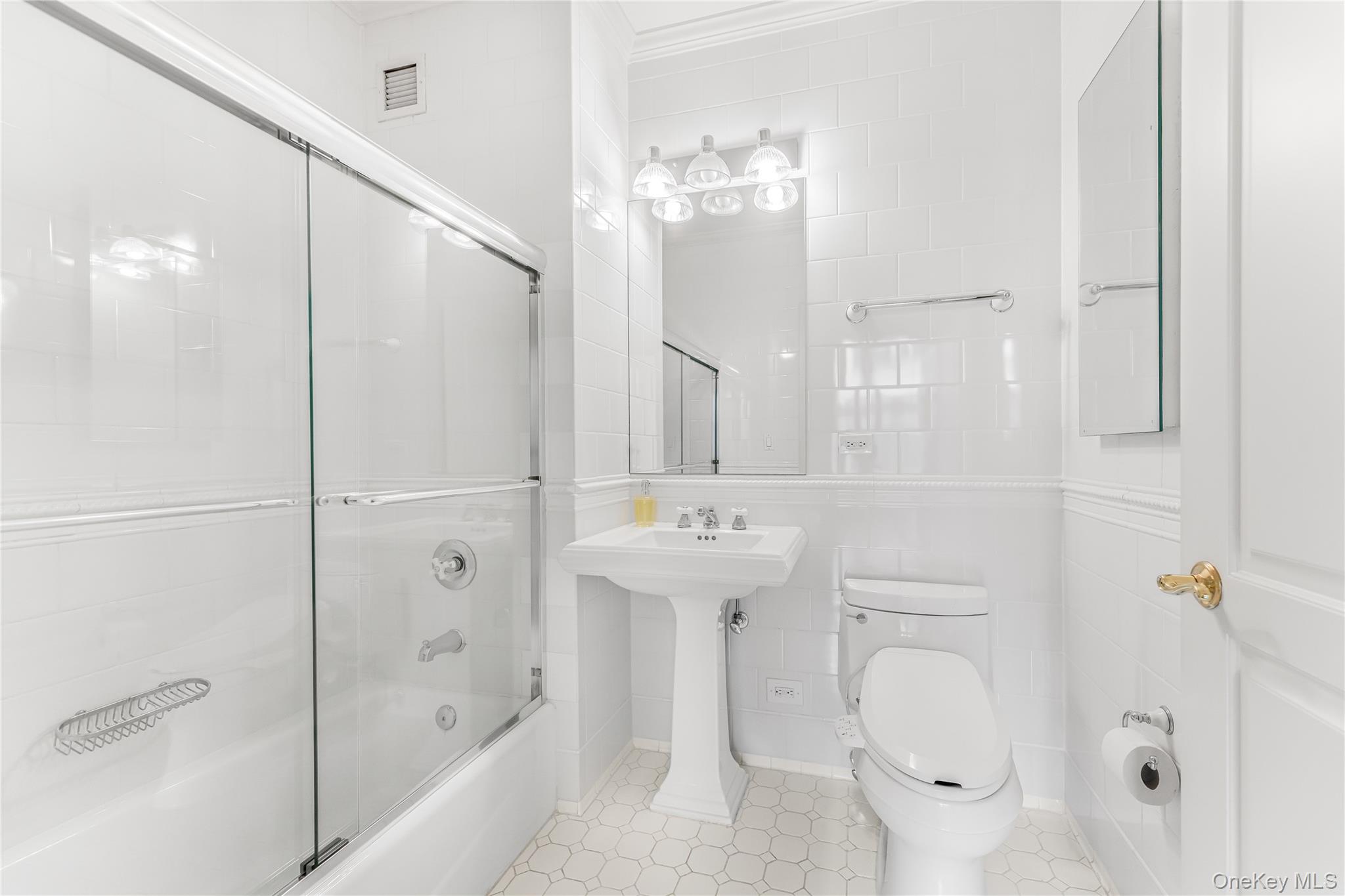 1 Scarsdale Road 321 Property Photo 21