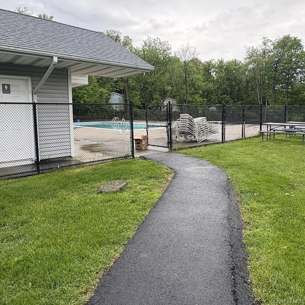 14 Lexington Hill 2 Property Photo 3