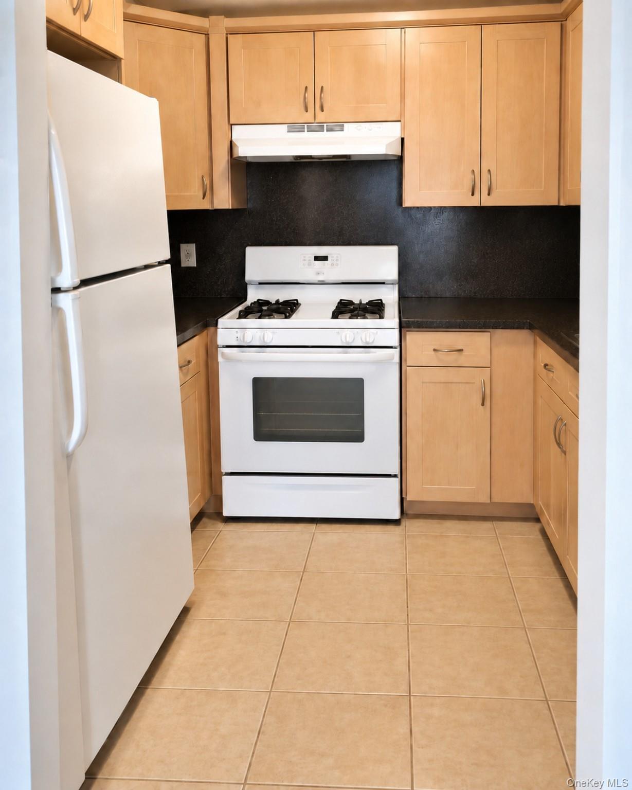 14 Lexington Hill 2 Property Photo 5