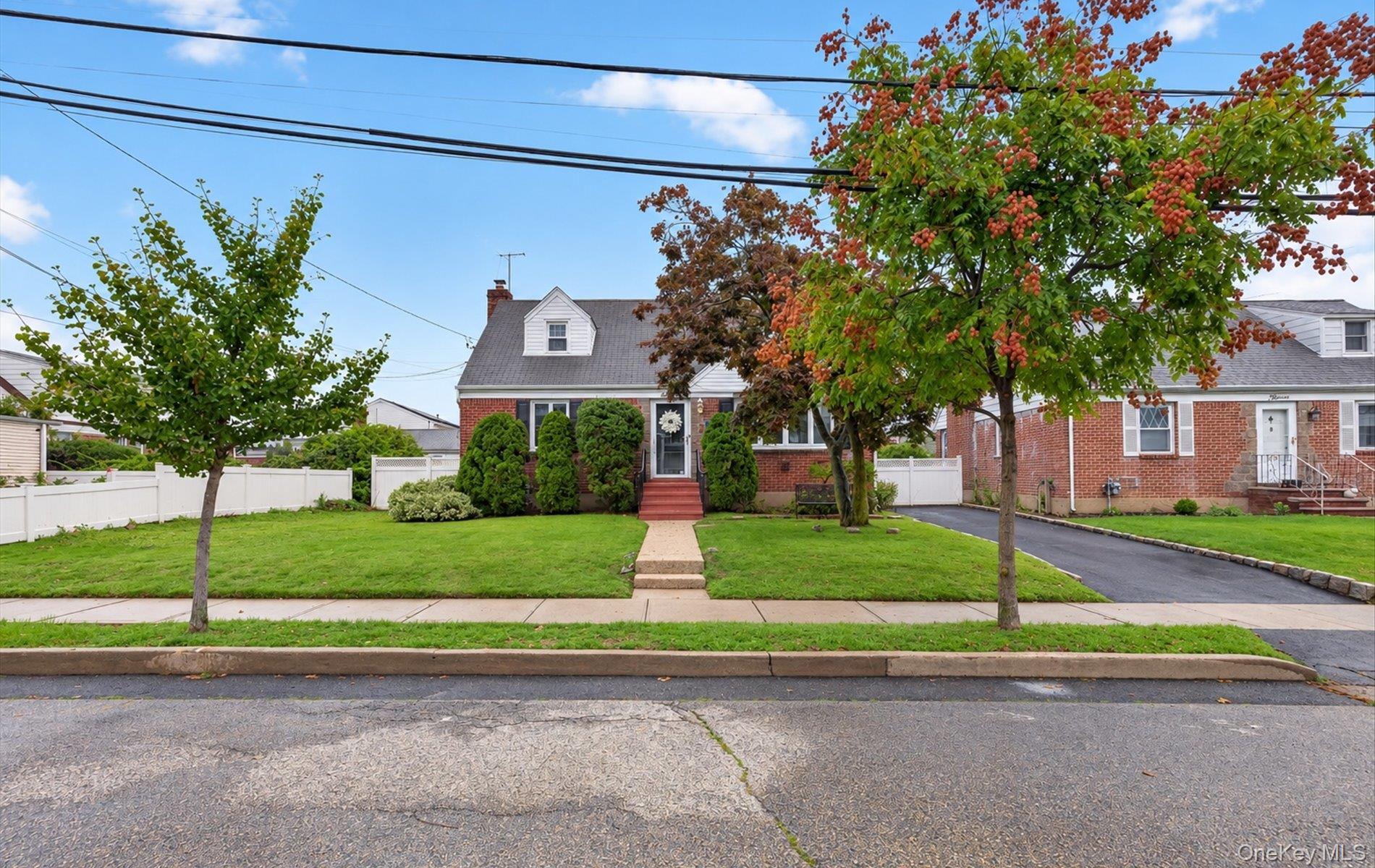11 White Street Property Photo 1