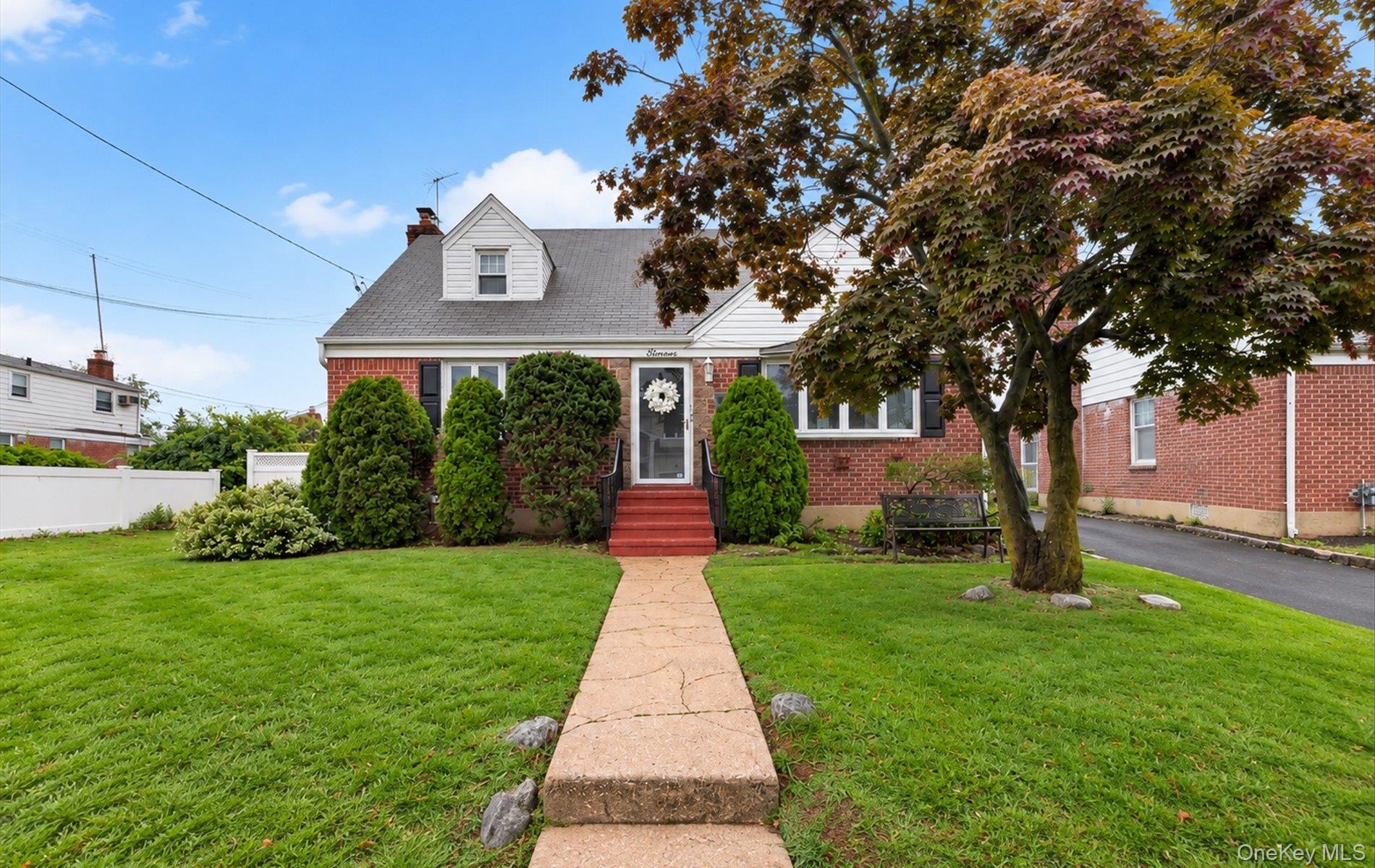 11 White Street Property Photo 1