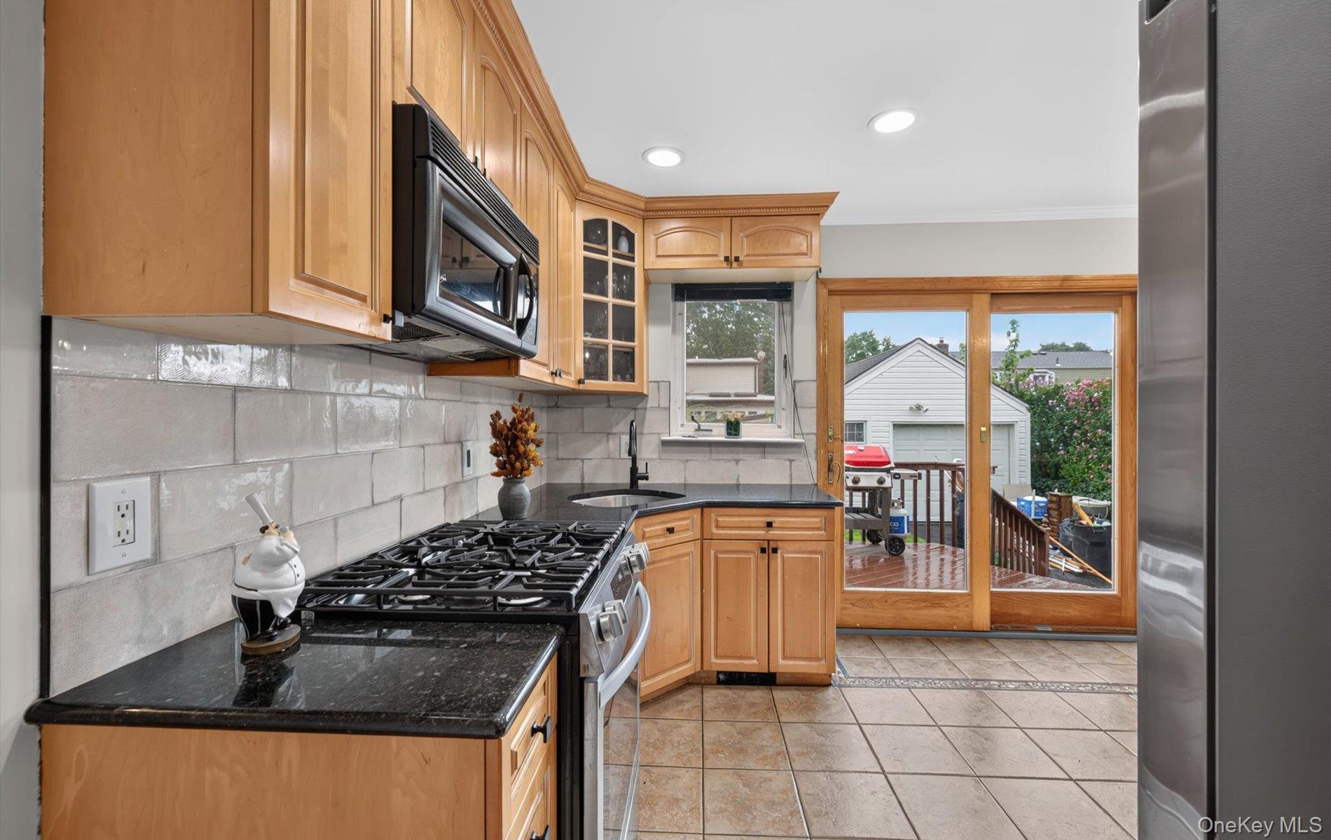 11 White Street Property Photo 2