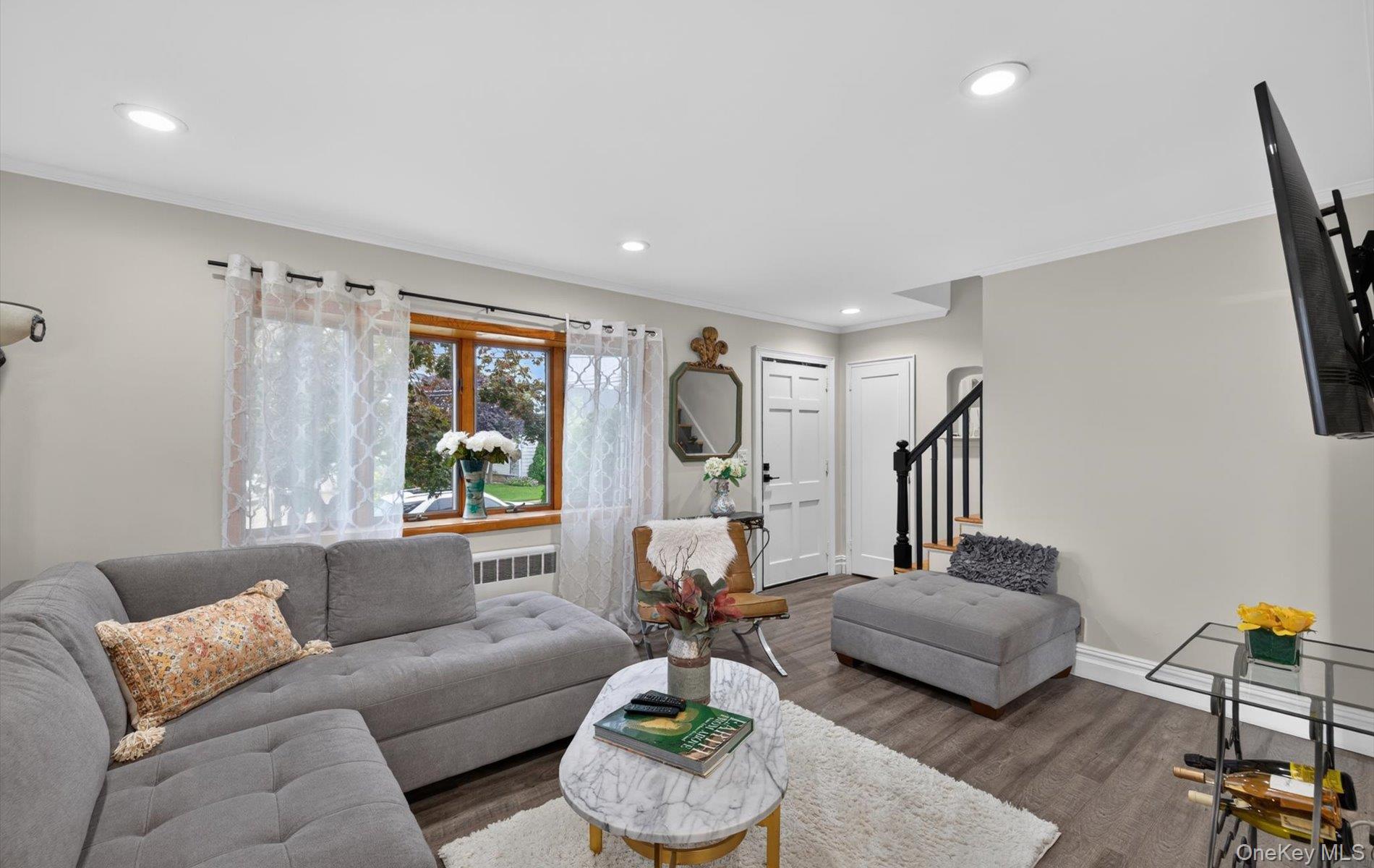 11 White Street Property Photo 6