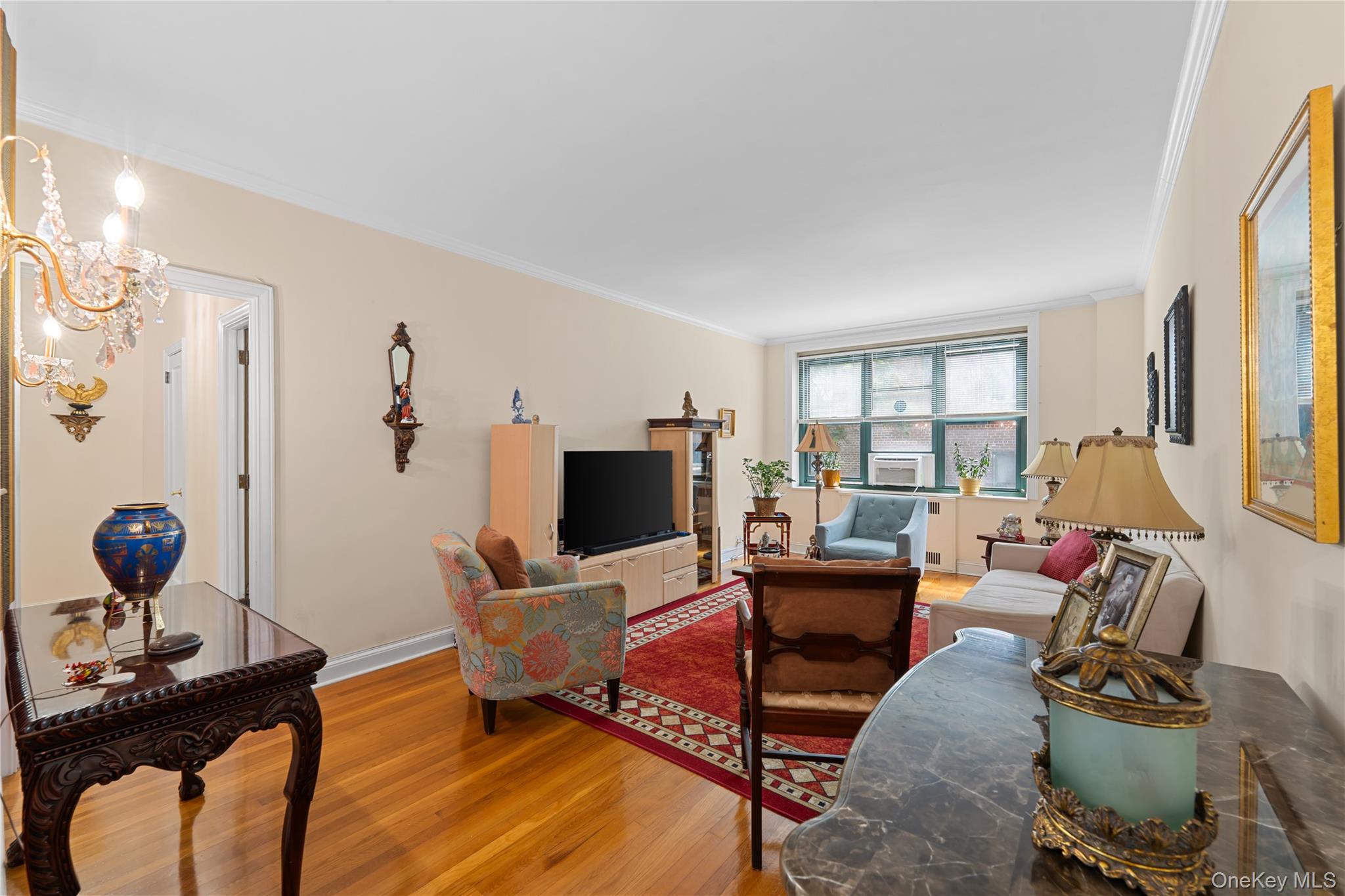 78-10 34 Avenue 4j Property Photo 2