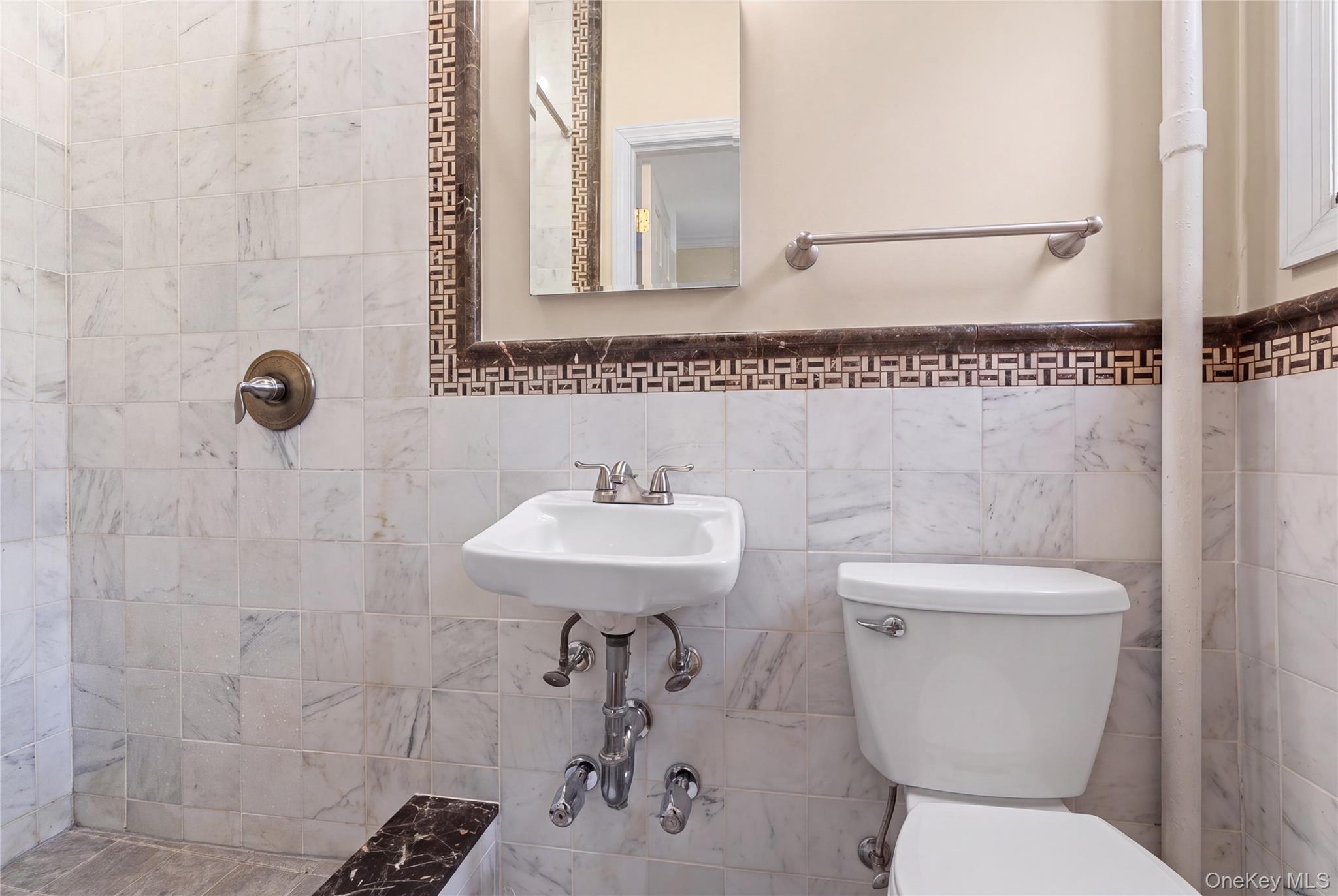 78-10 34 Avenue 4j Property Photo 12