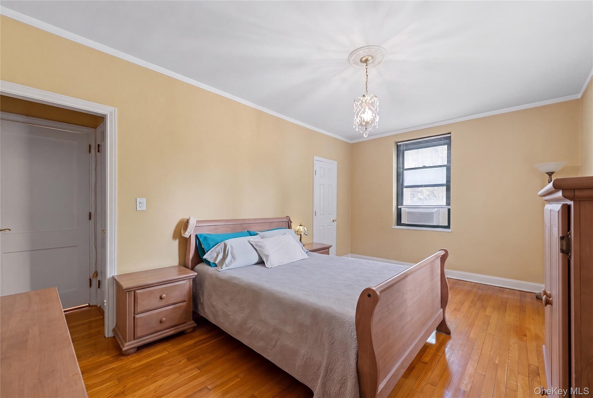 78-10 34 Avenue 4j Property Photo 14