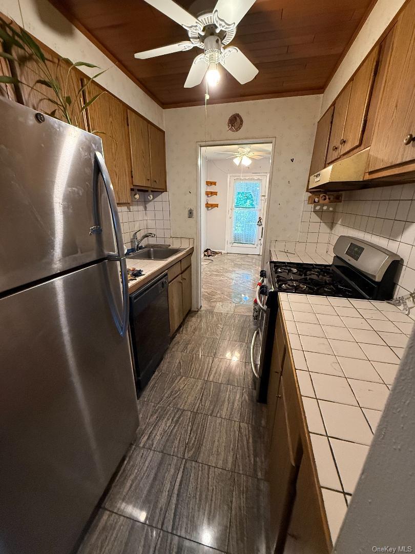 675 Pelham Road D-14 Property Photo 6