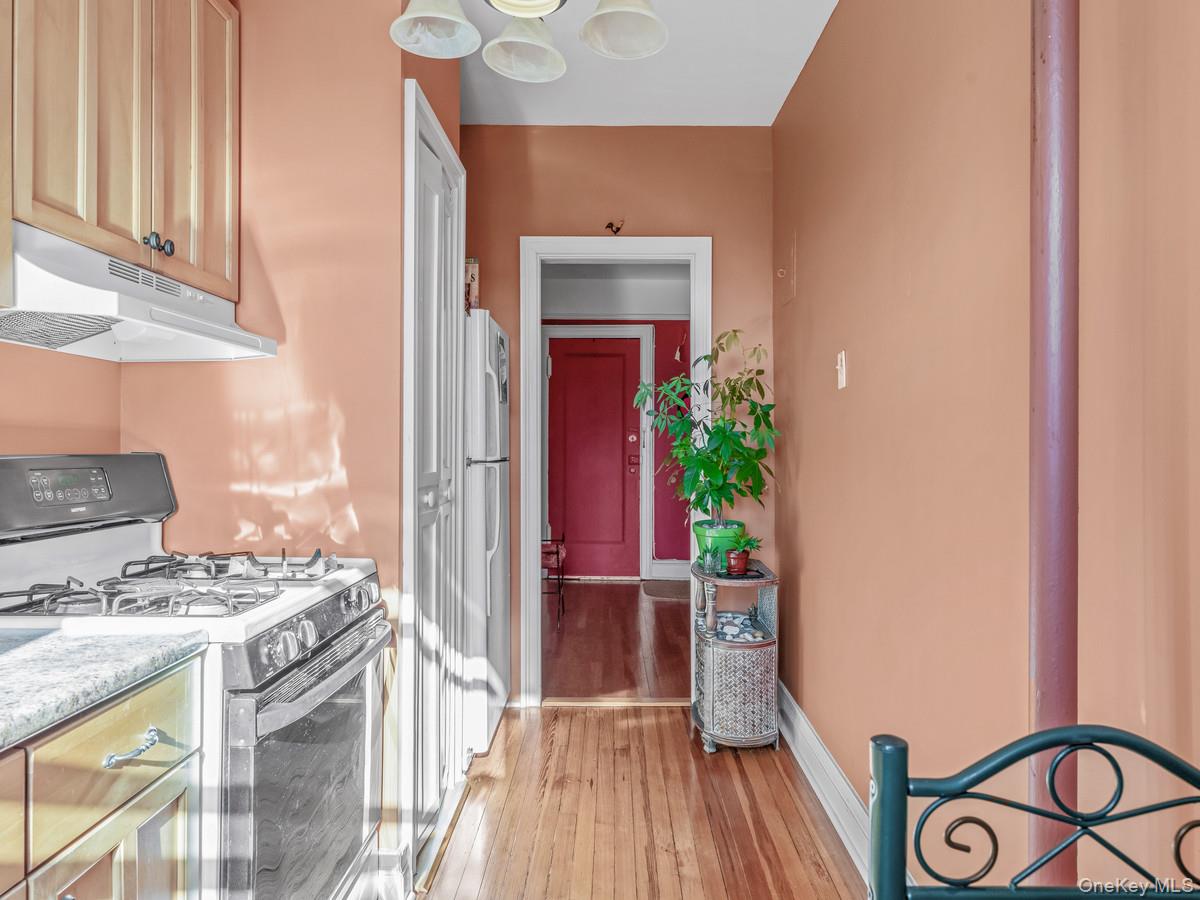 30 Shipherd Avenue 9b Property Photo 10
