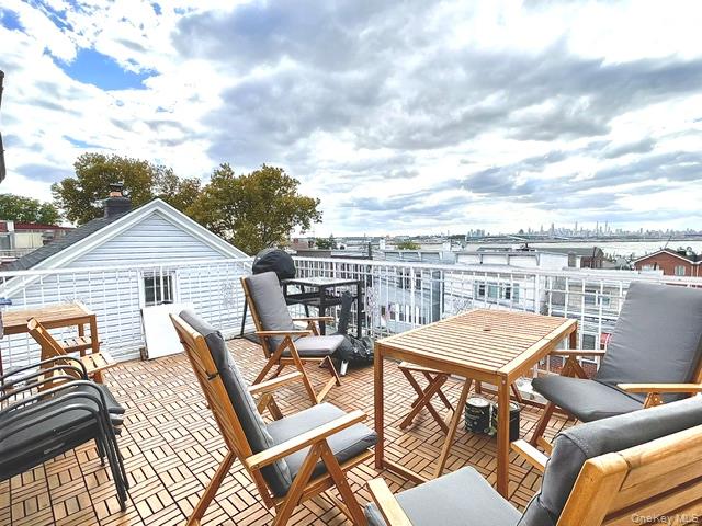 2219 120th Street Property Photo 1
