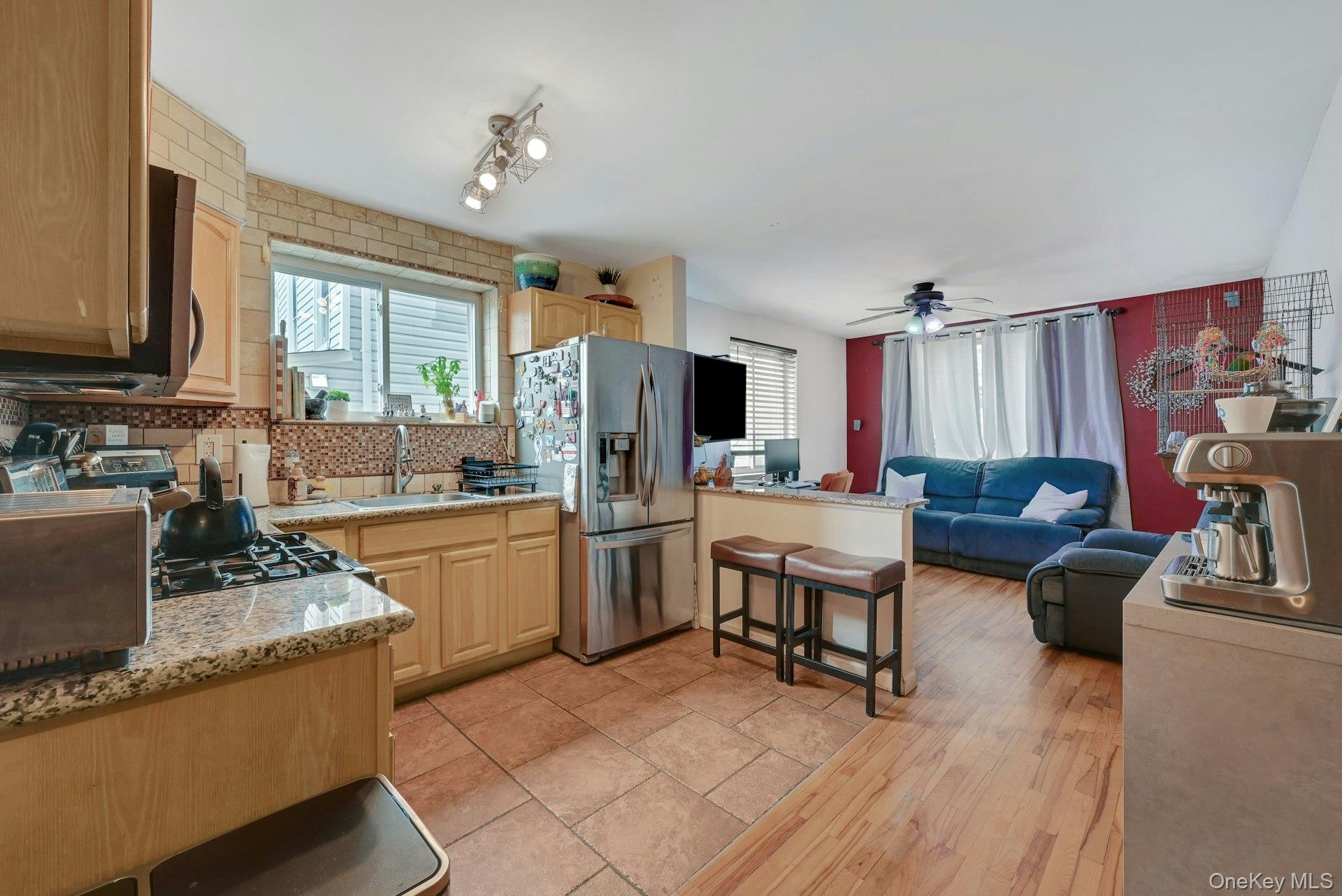 2219 120th Street Property Photo 2