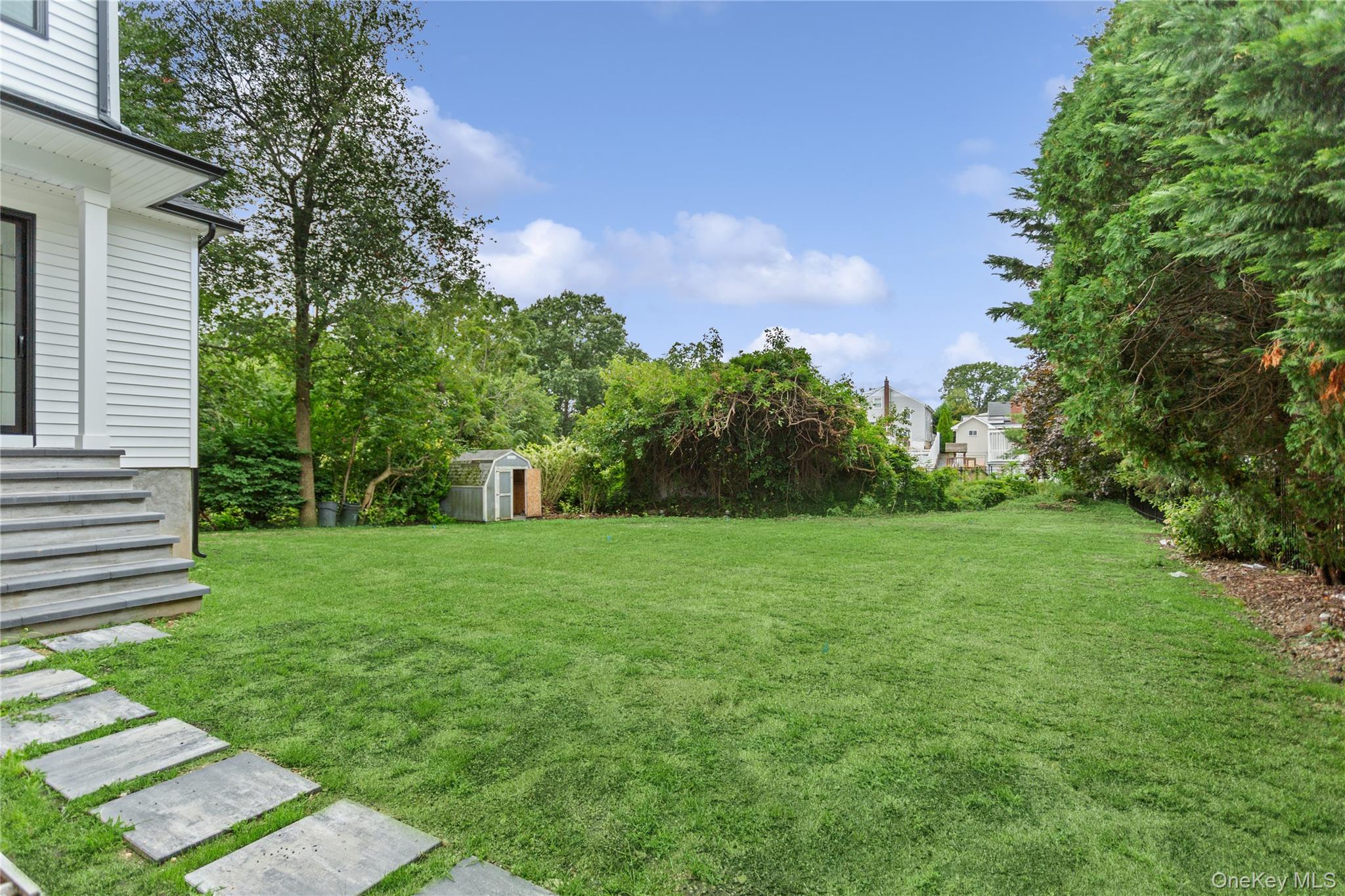 1438 Dewey Avenue Property Photo 3