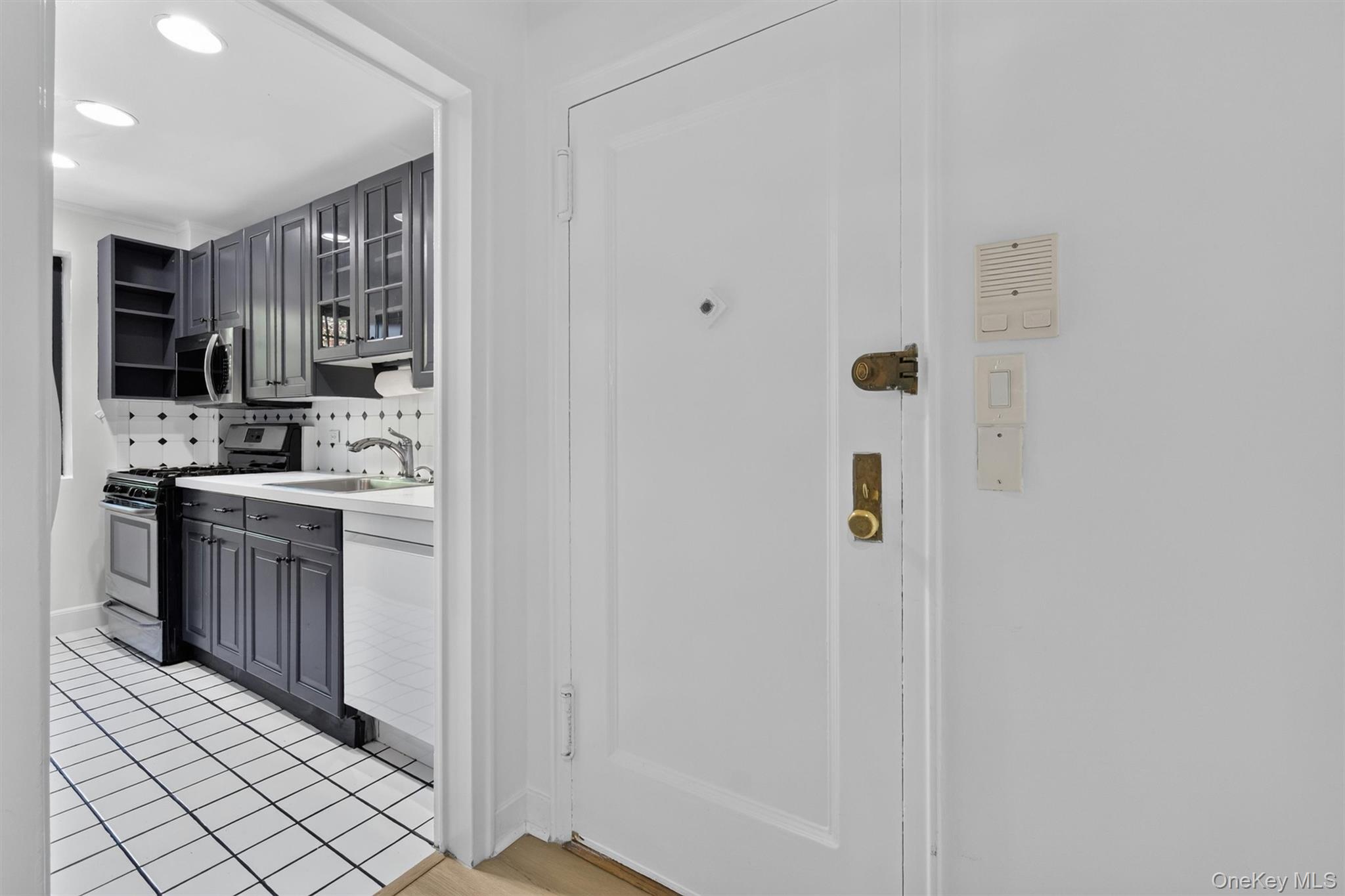 6 Manchester Road 2l Property Photo 5