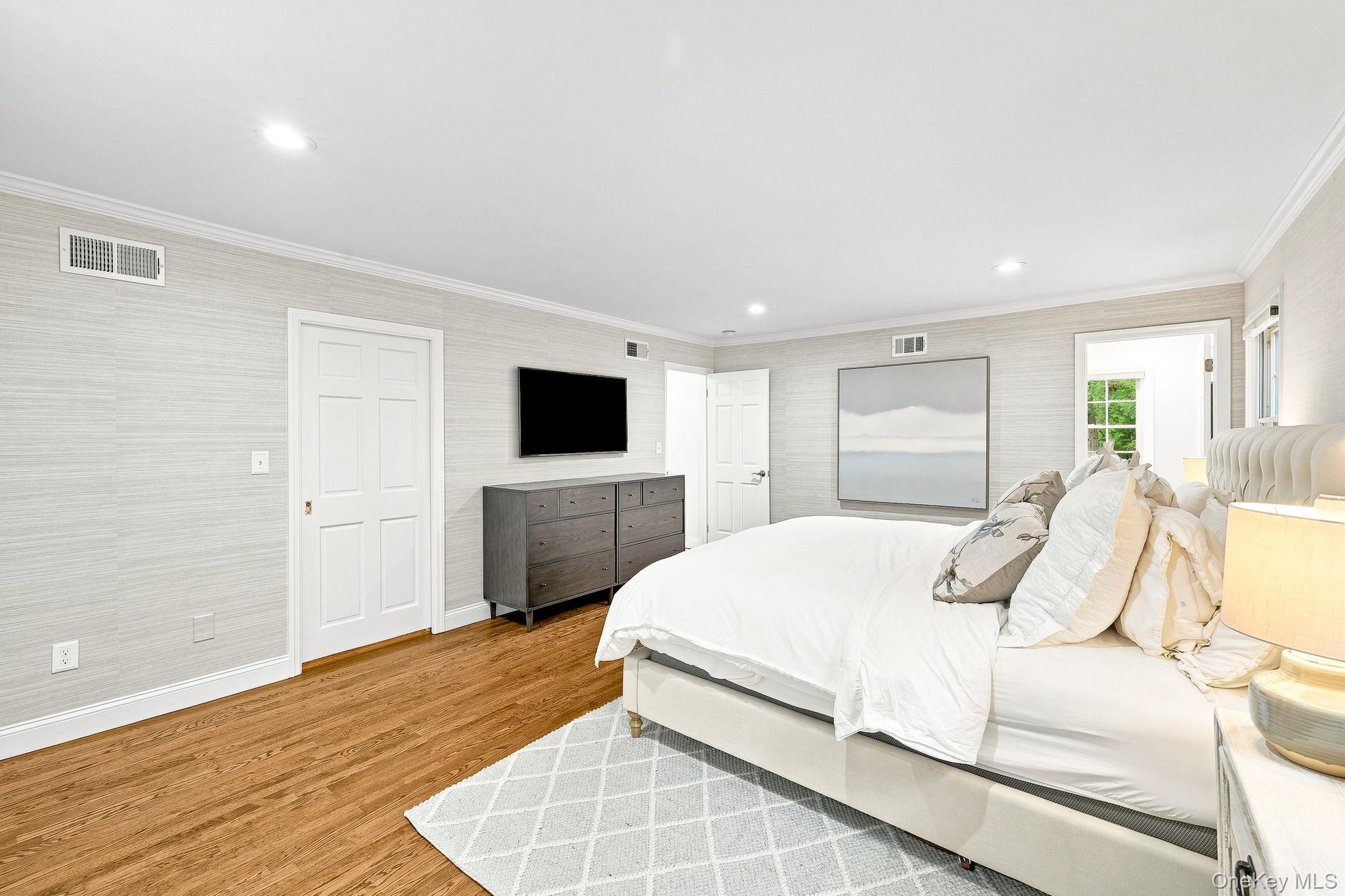 140 Grace Church Street Property Photo 15