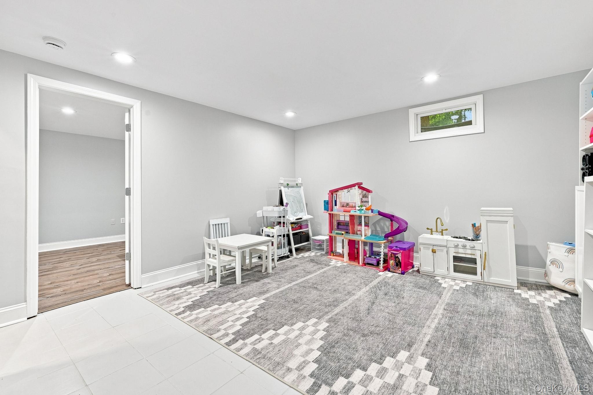 140 Grace Church Street Property Photo 29