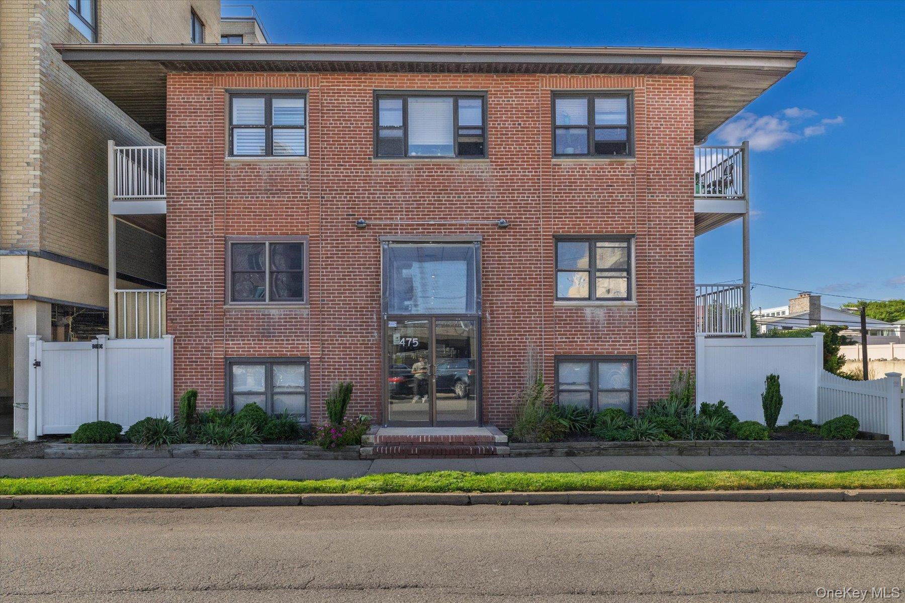 475 W Broadway 1a Property Photo 15