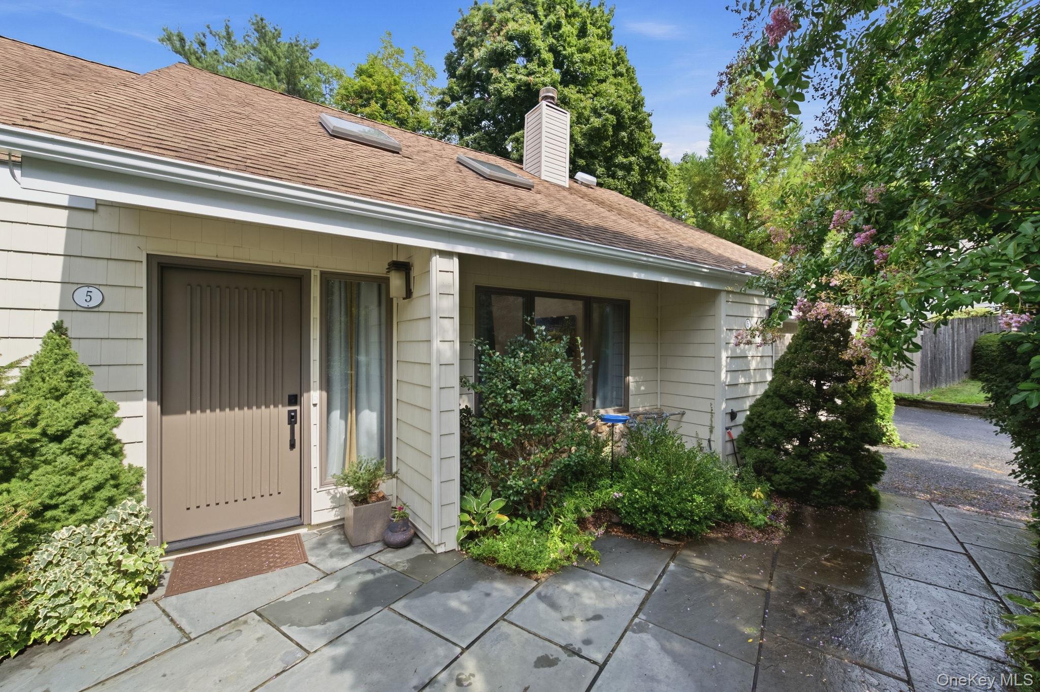 5 Highridge Drive Property Photo 6