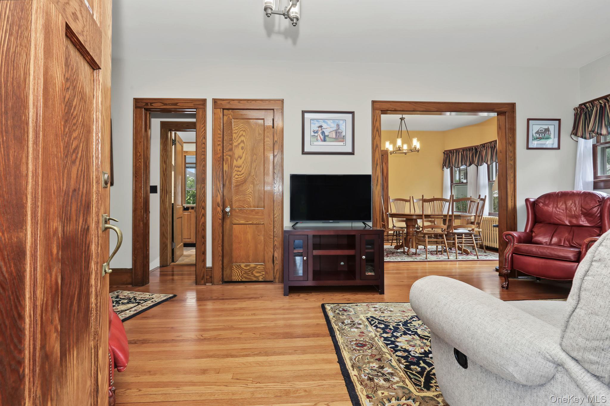 1118 Hudson Avenue Property Photo 3
