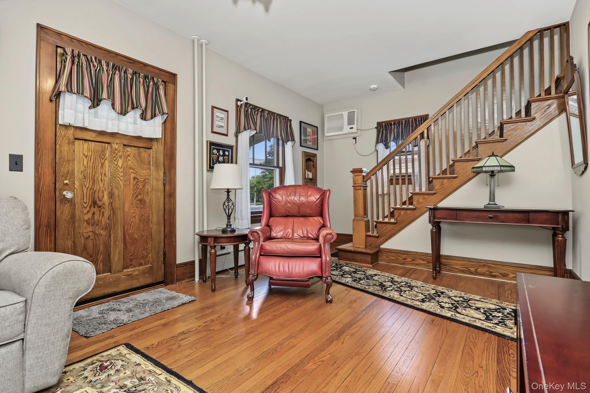 1118 Hudson Avenue Property Photo 4