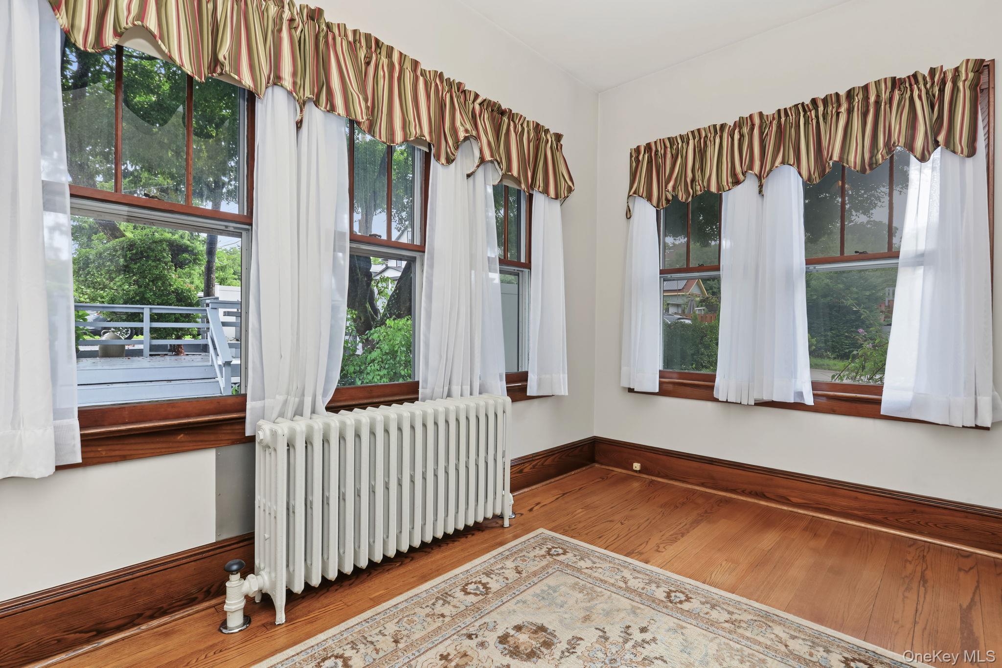 1118 Hudson Avenue Property Photo 8