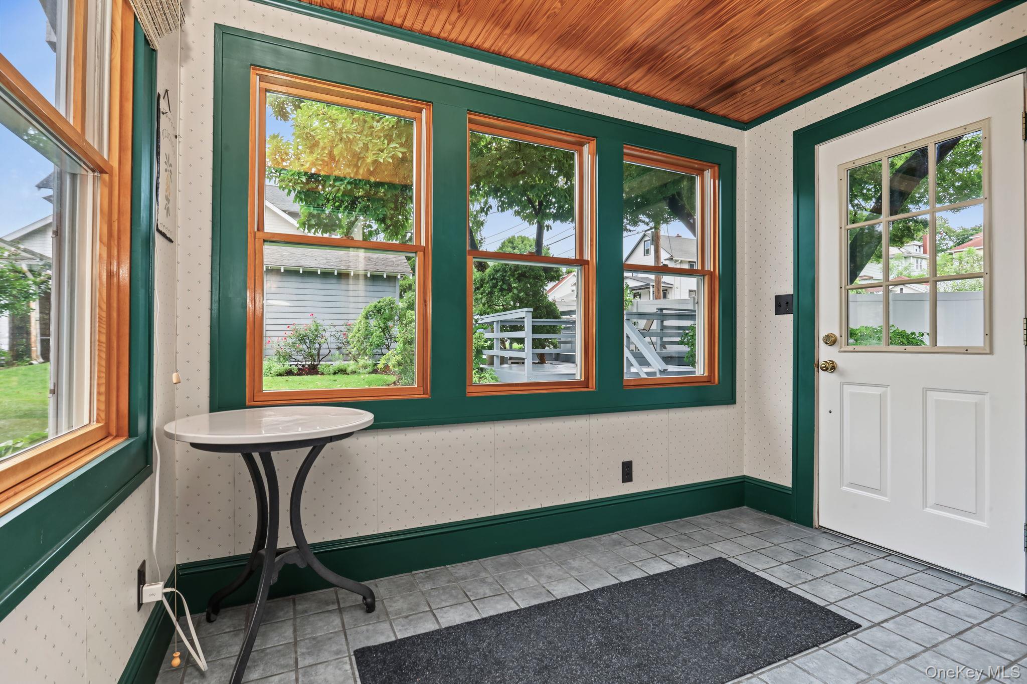 1118 Hudson Avenue Property Photo 19