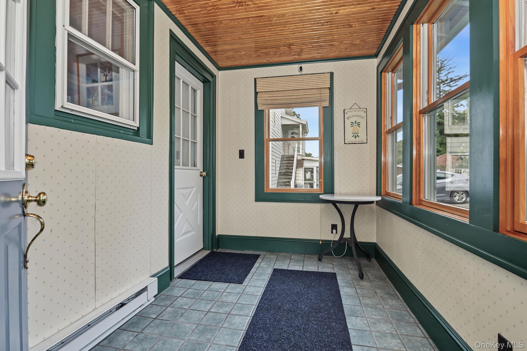 1118 Hudson Avenue Property Photo 20