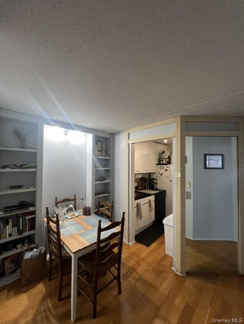 4 Martine Avenue 221 Property Photo 8
