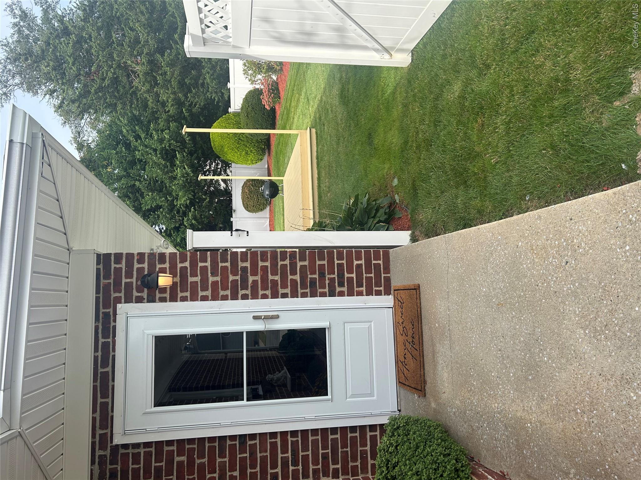 50 Willow Lane Property Photo 2