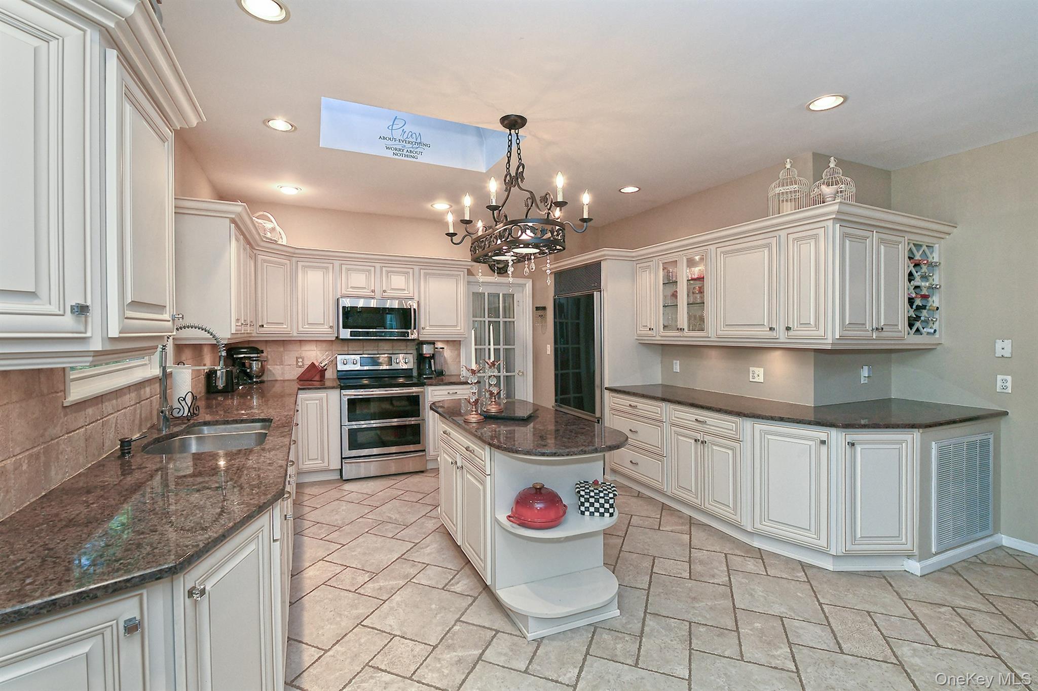 7 Ona Avenue Property Photo 10
