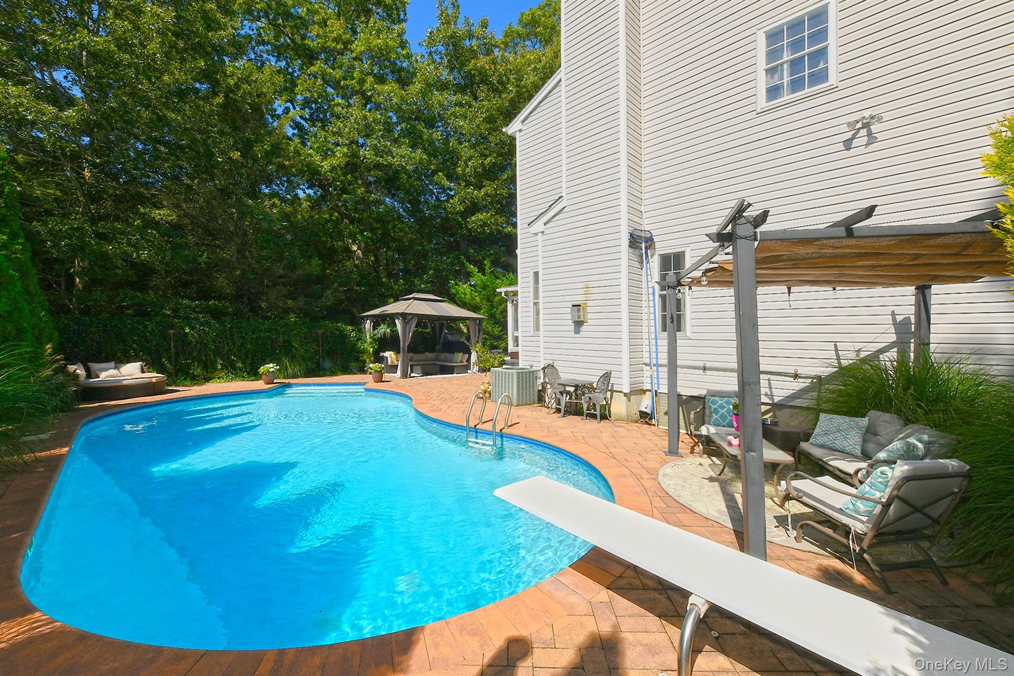 7 Ona Avenue Property Photo 37
