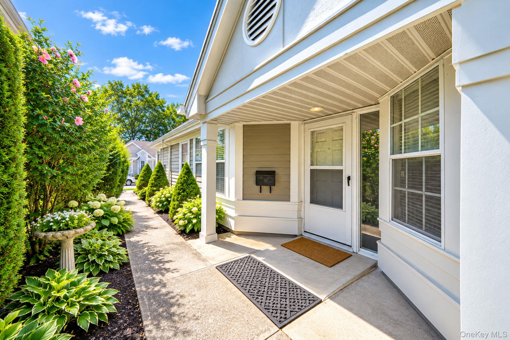 20 Wainscott Court Property Photo 2