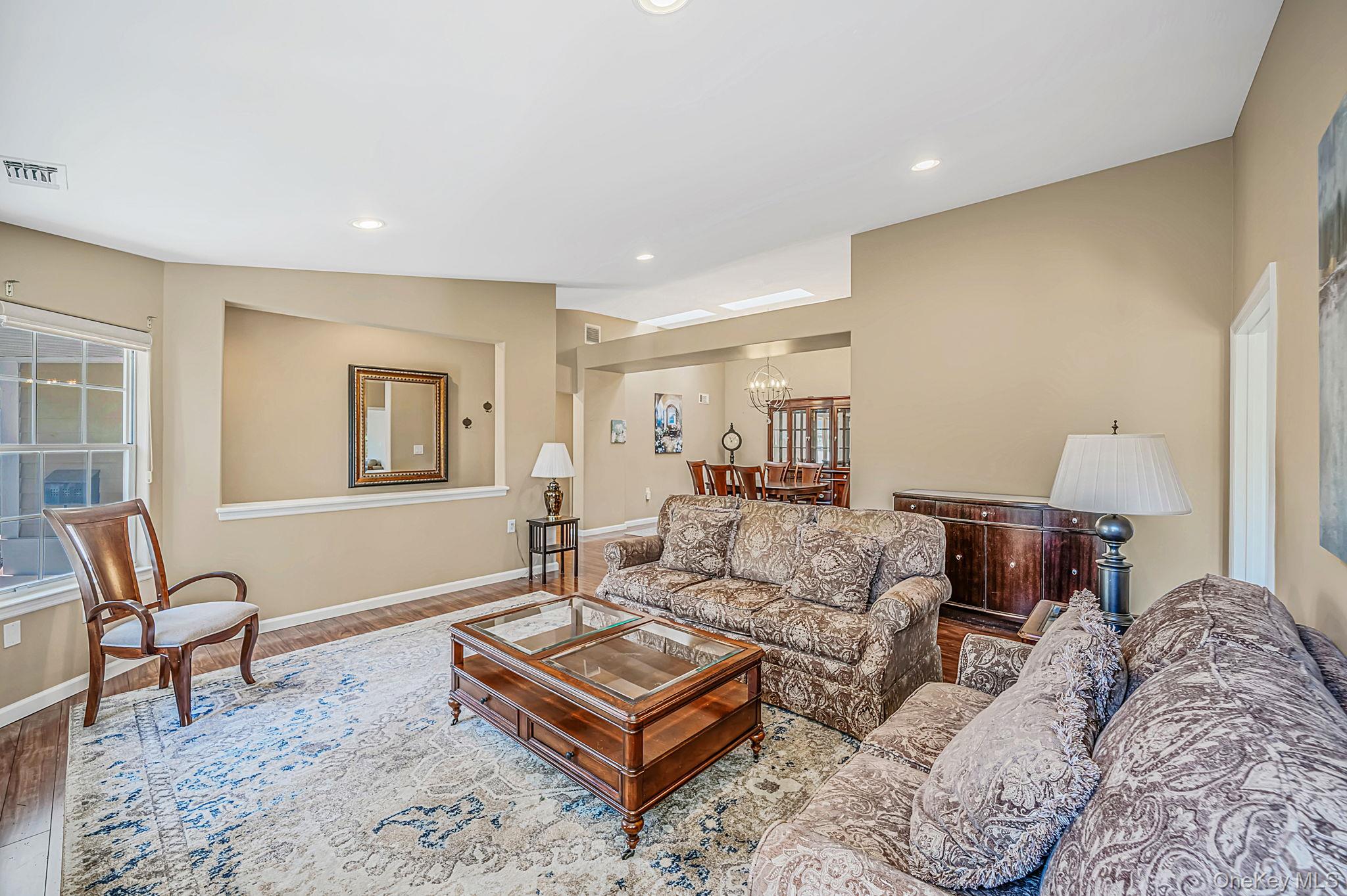 20 Wainscott Court Property Photo 5