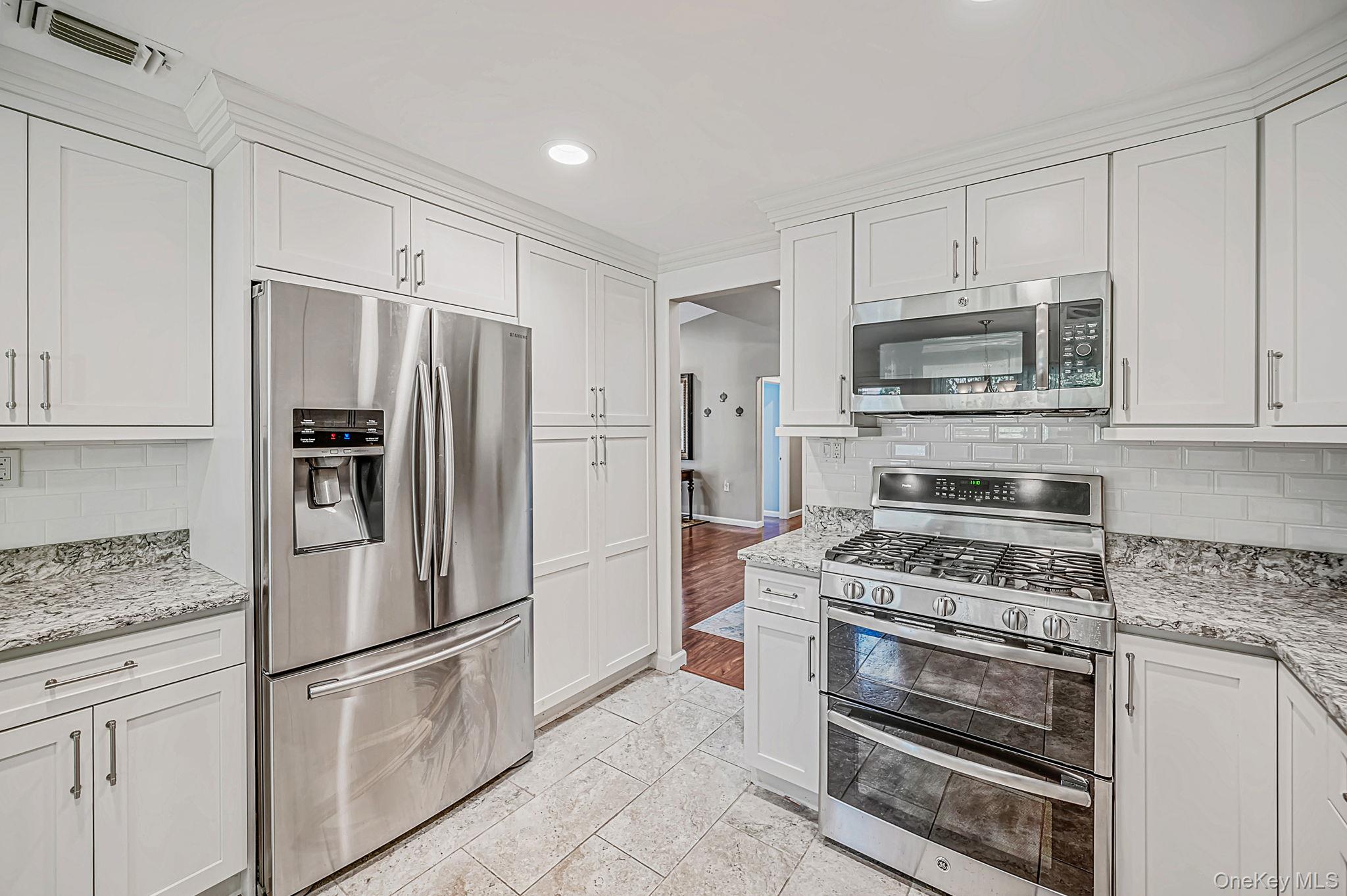 20 Wainscott Court Property Photo 9
