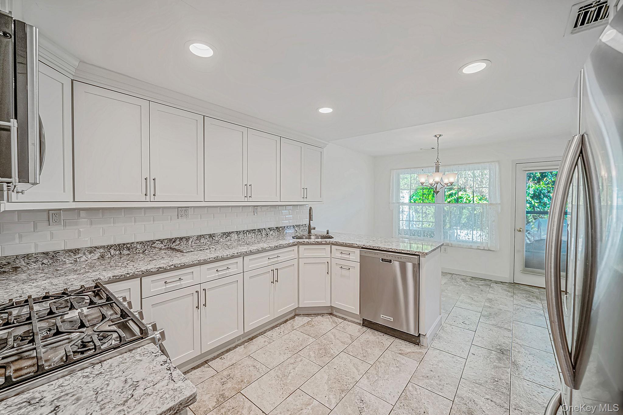 20 Wainscott Court Property Photo 10