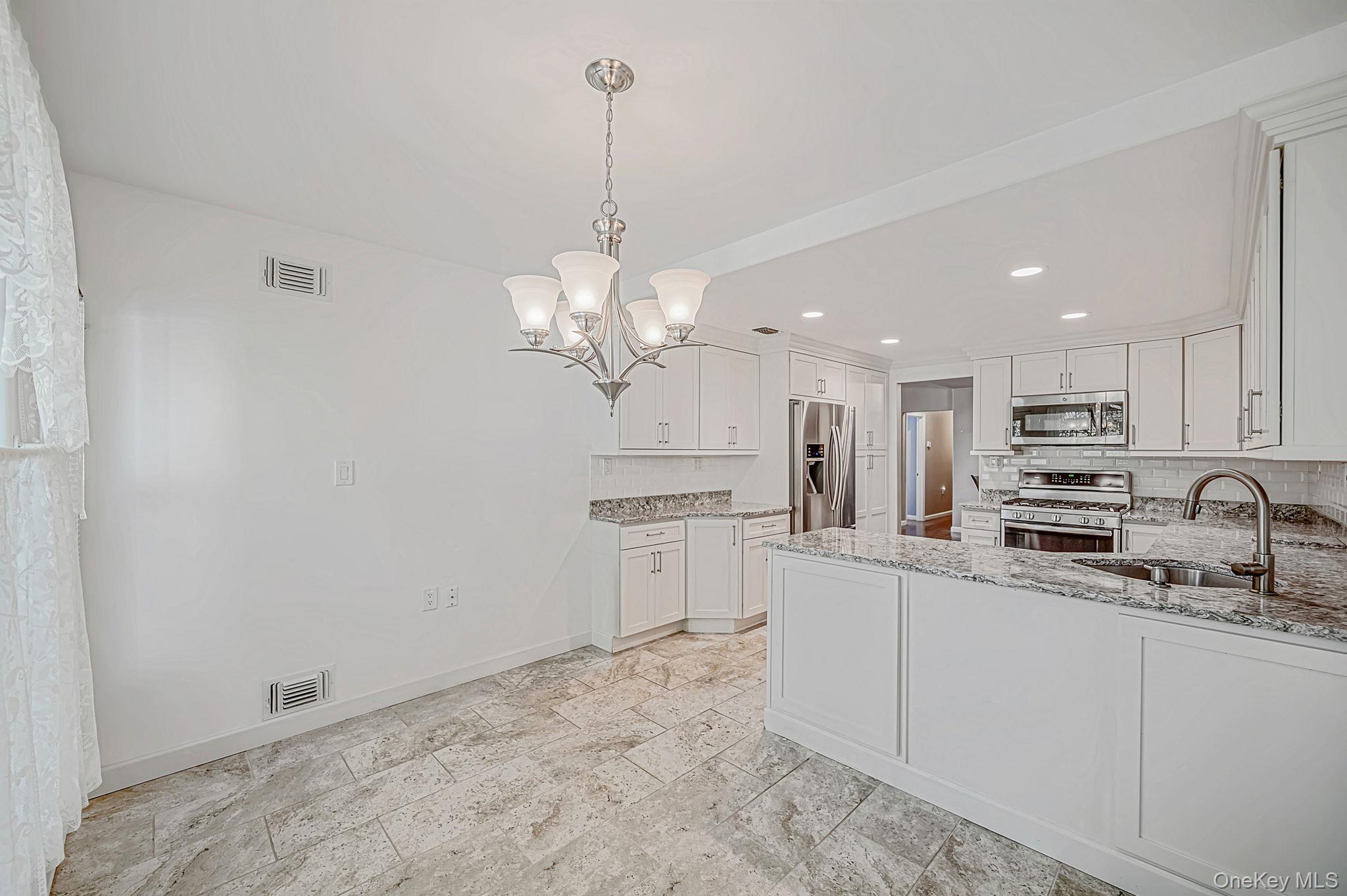 20 Wainscott Court Property Photo 11